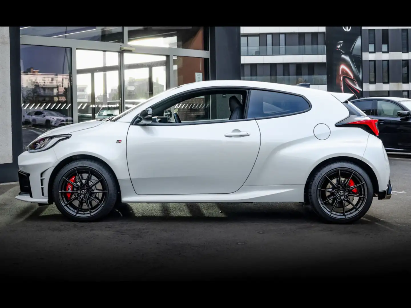 Toyota Yaris GR-FOUR AUTO°CARPLAY°KAM°JBL°ACC Blanc - 2