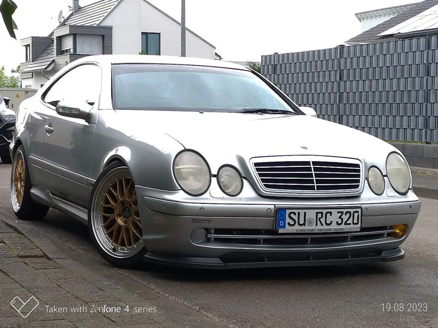 Mercedes-Benz CLK 320 Coupe Master Edition Silver - 2