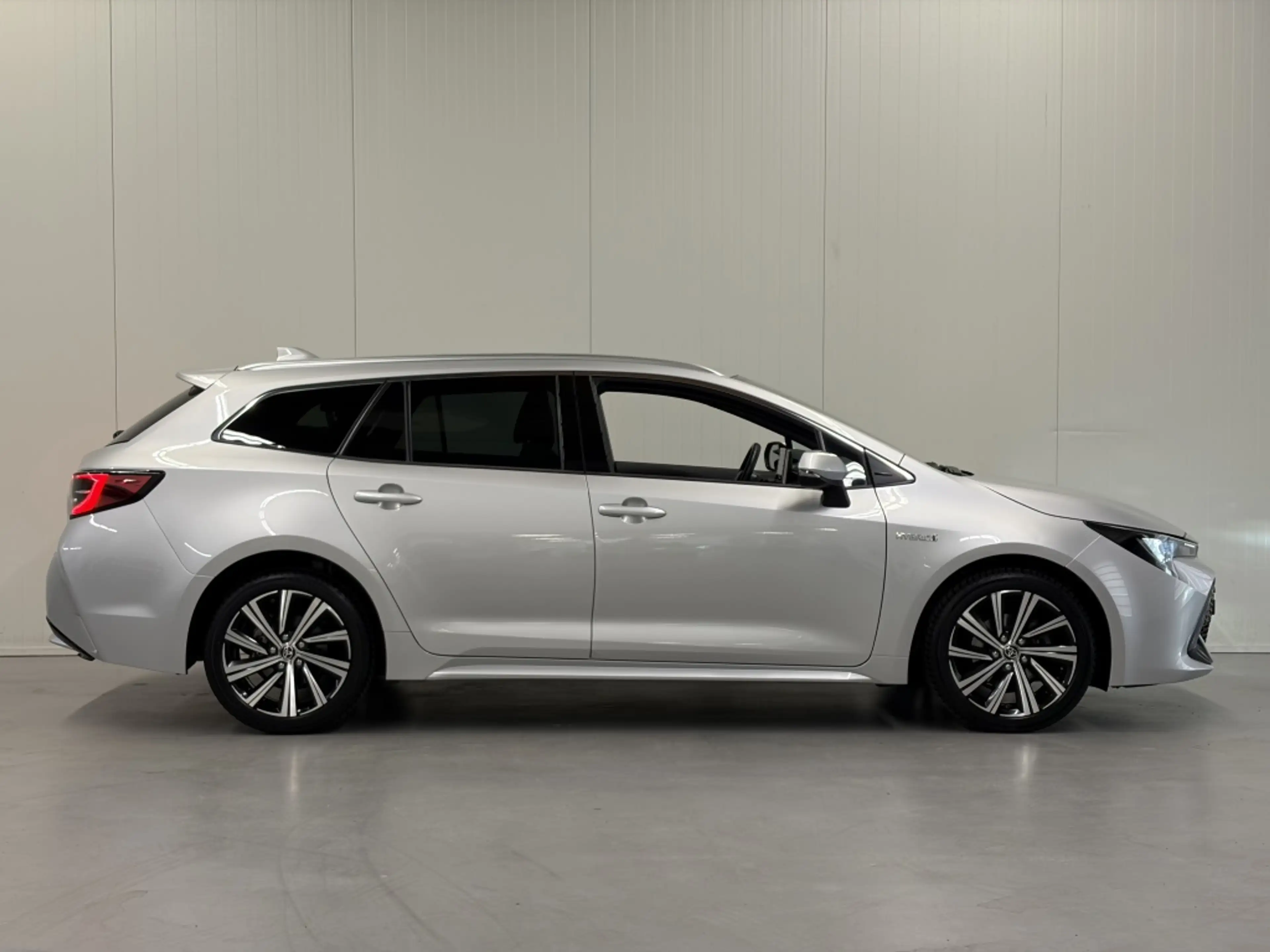 Toyota Corolla Touring Sports 1.8 Hybrid Dynamic — photo 9