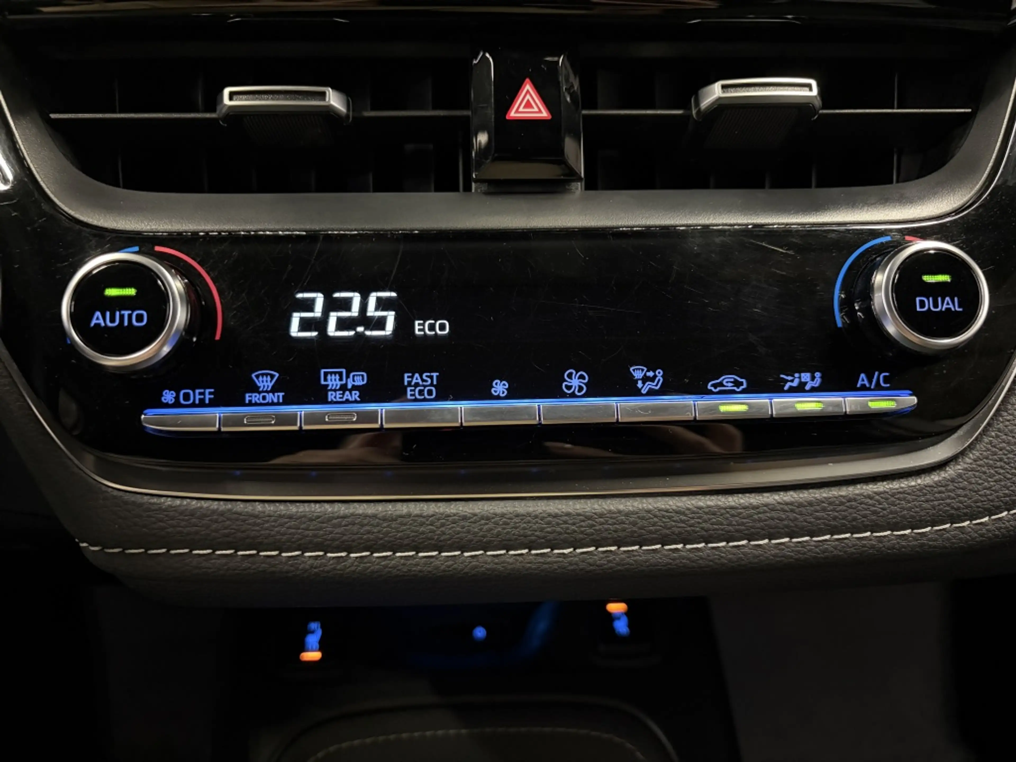 Toyota Corolla Touring Sports 1.8 Hybrid Dynamic — photo 30