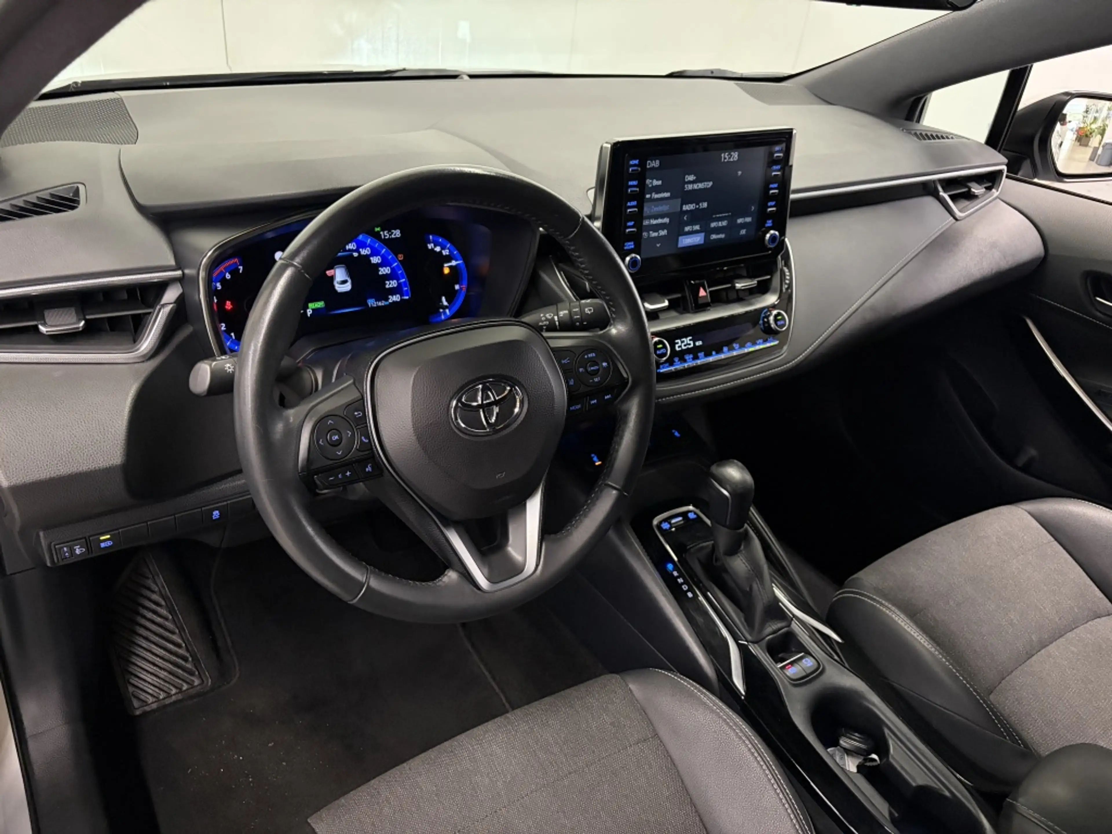 Toyota Corolla Touring Sports 1.8 Hybrid Dynamic — photo 18