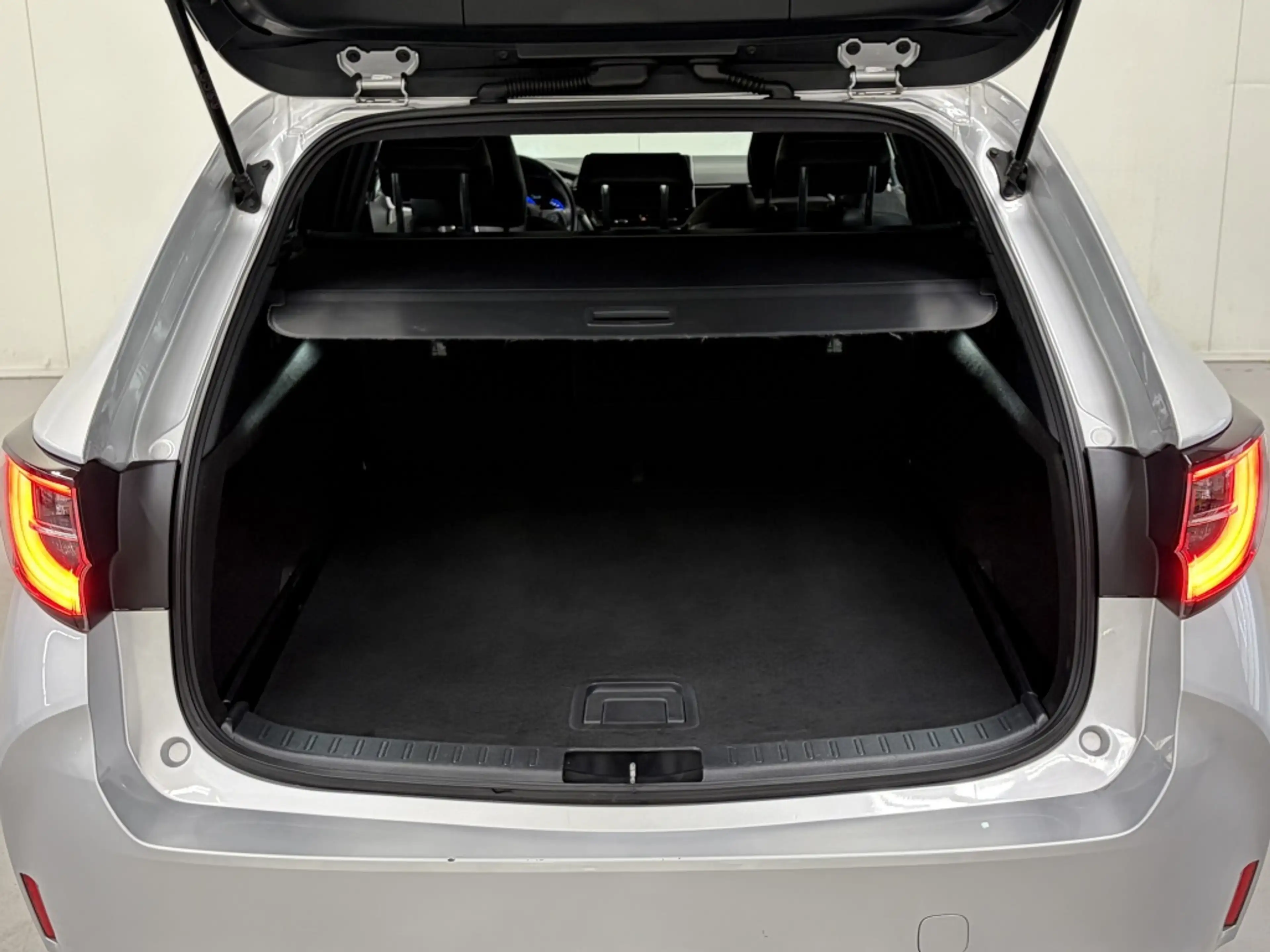 Toyota Corolla Touring Sports 1.8 Hybrid Dynamic — photo 15
