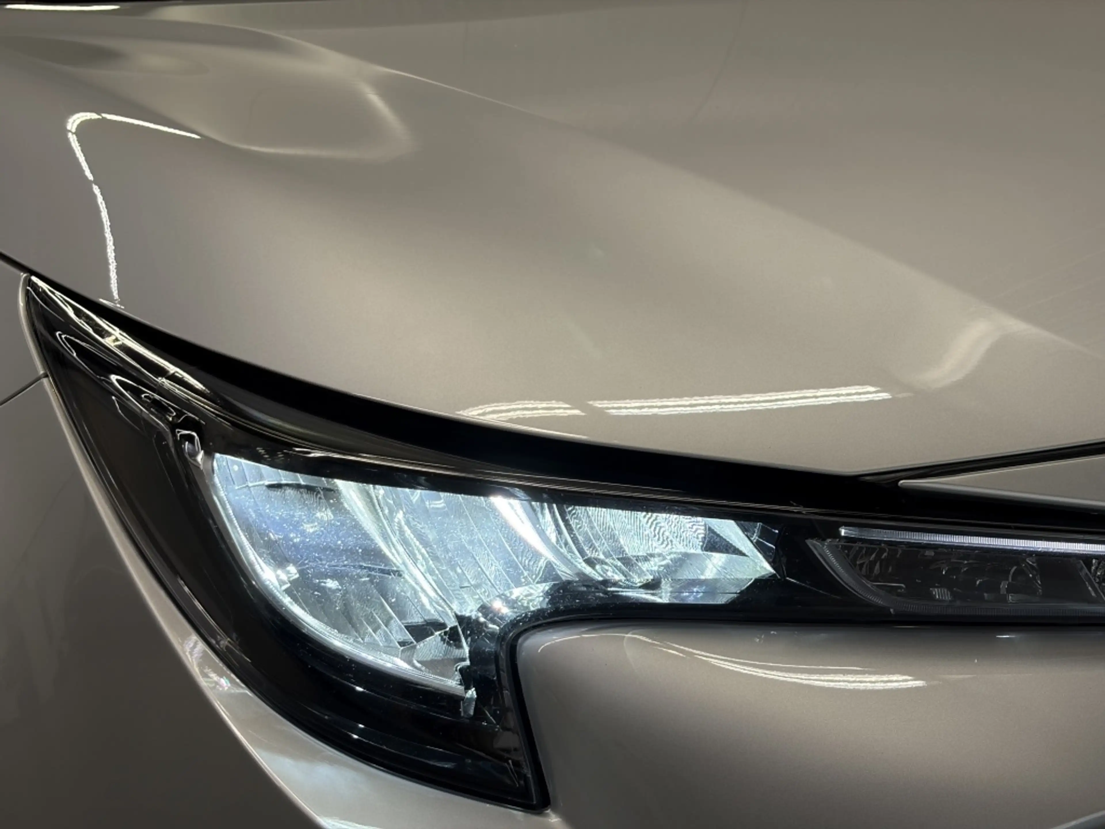 Toyota Corolla Touring Sports 1.8 Hybrid Dynamic — photo 11