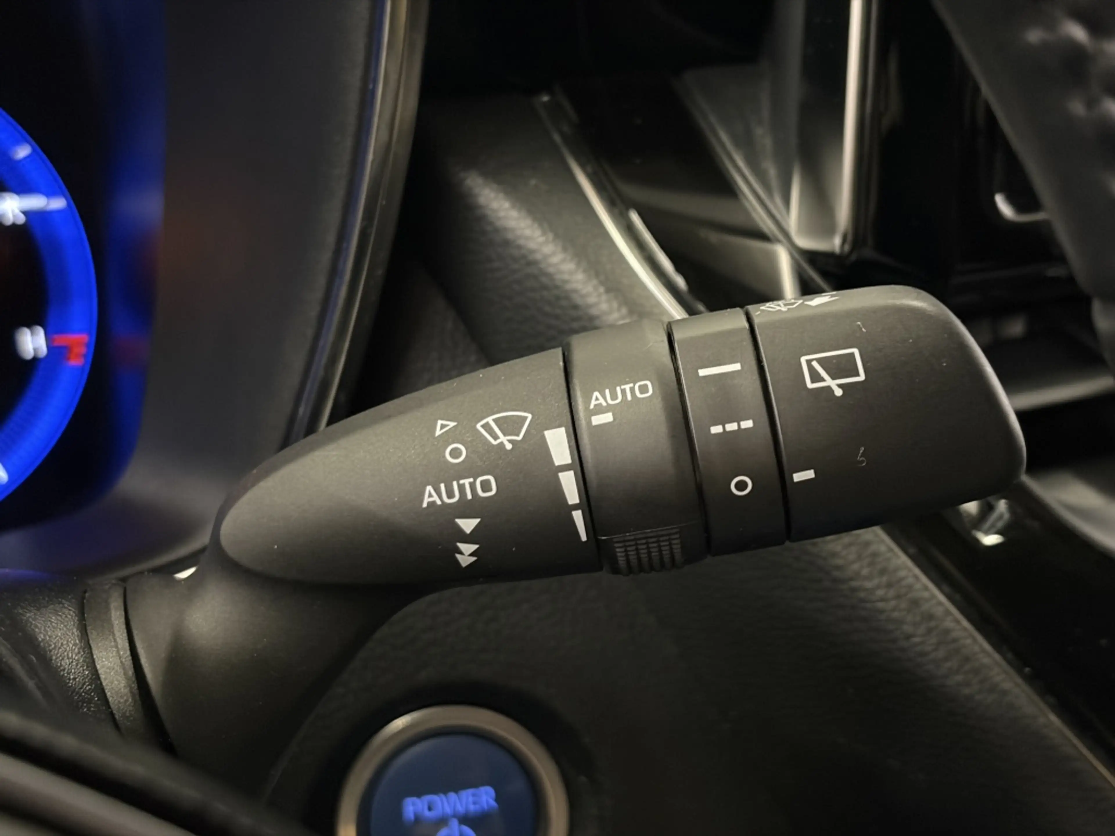 Toyota Corolla Touring Sports 1.8 Hybrid Dynamic — photo 23