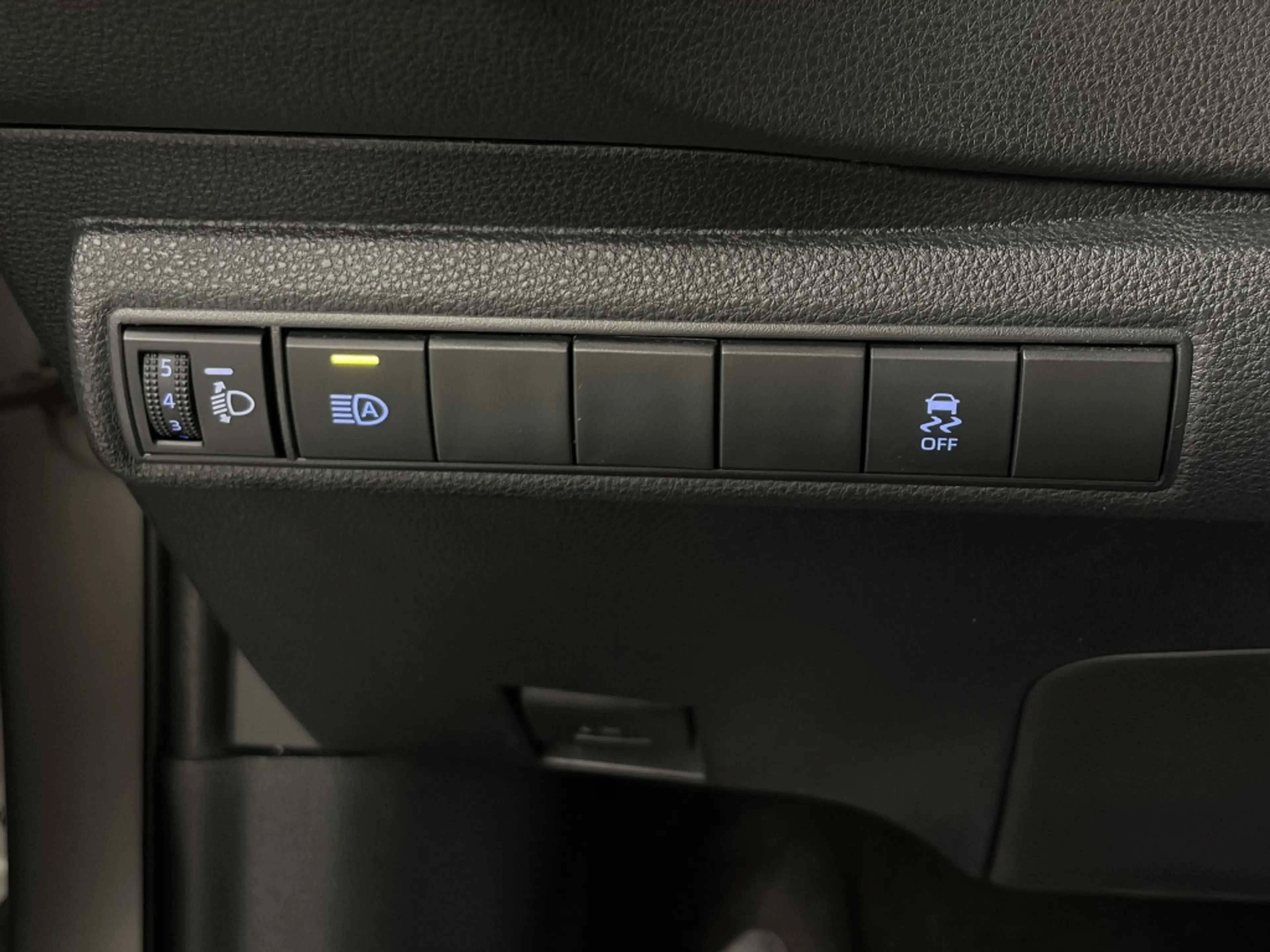 Toyota Corolla Touring Sports 1.8 Hybrid Dynamic — photo 21