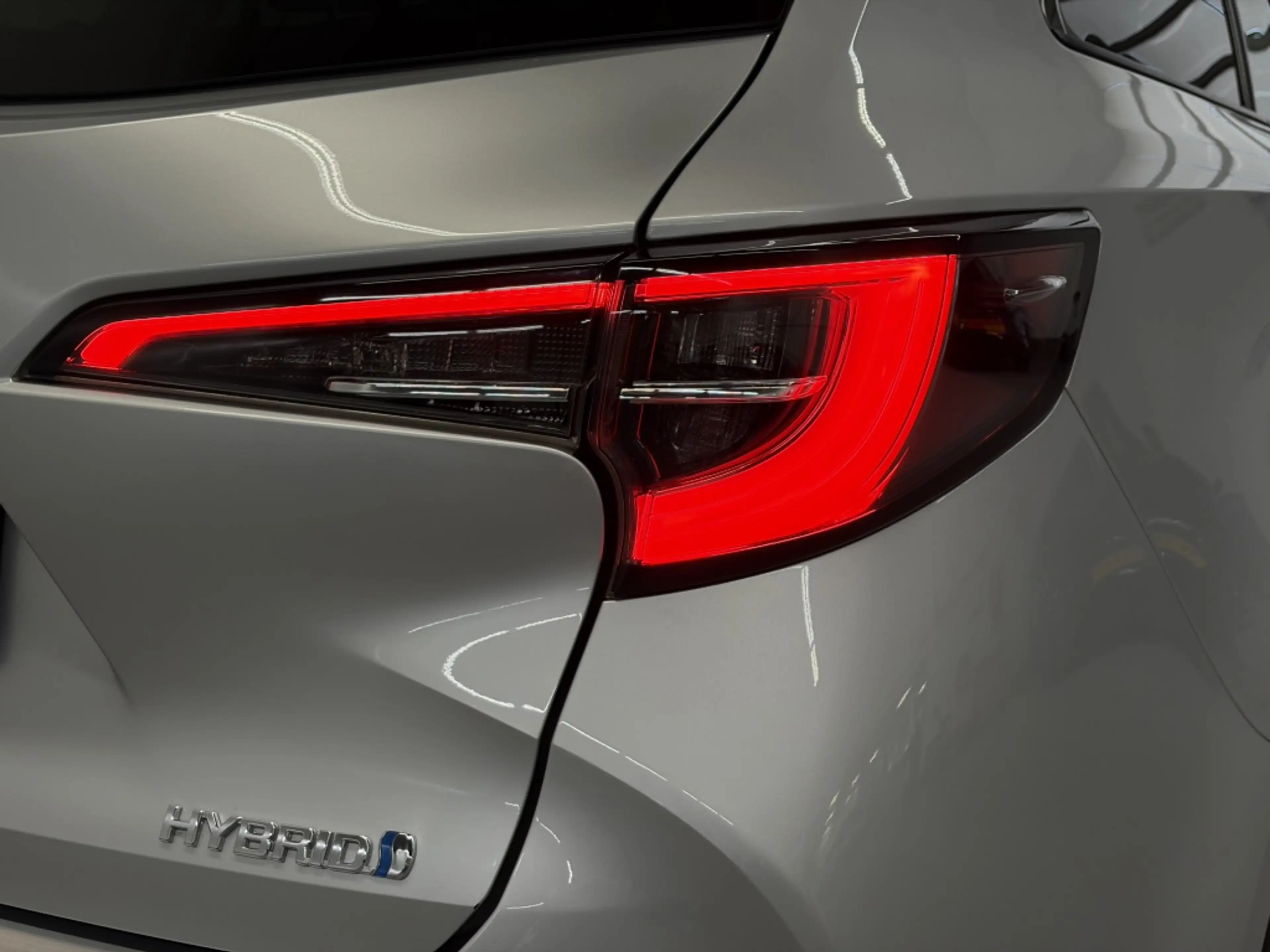 Toyota Corolla Touring Sports 1.8 Hybrid Dynamic — photo 12