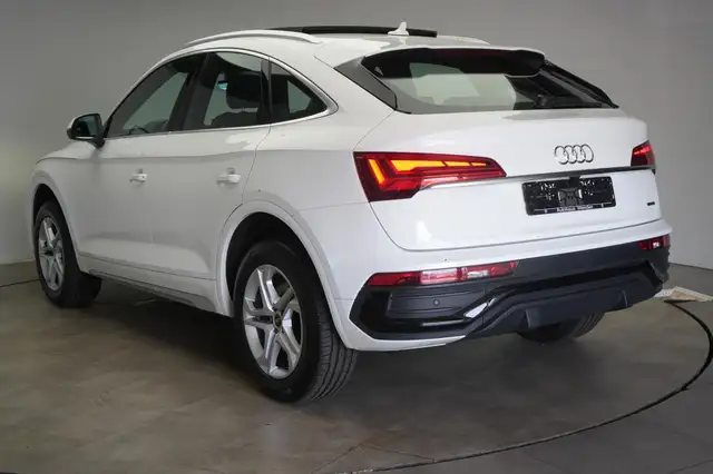Audi Q5 view 5