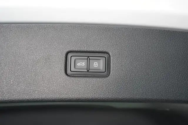 Audi Q5 view 9