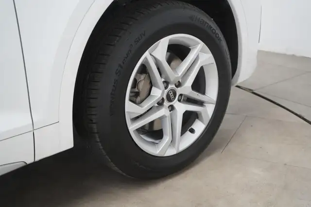Audi Q5 view 15