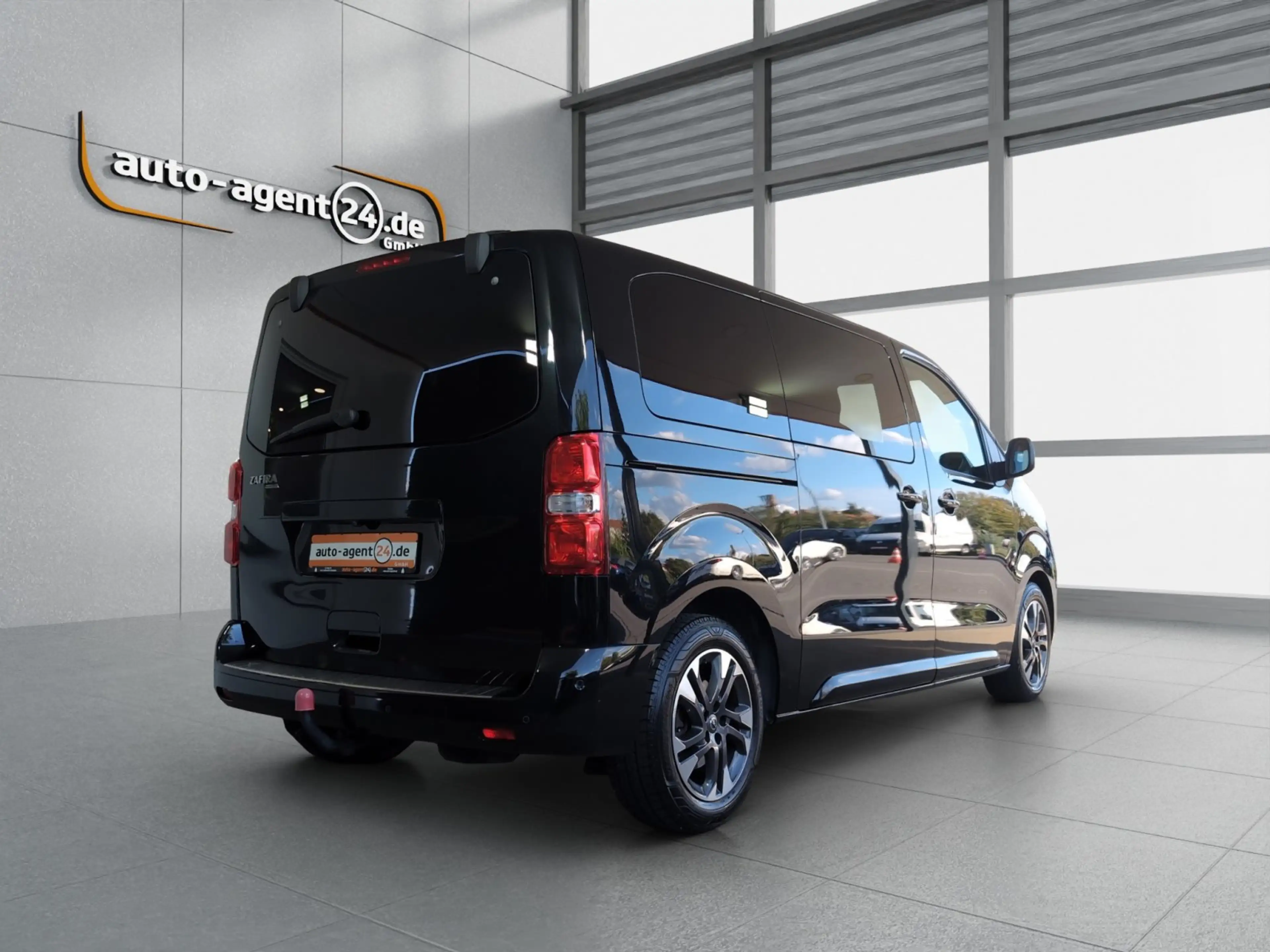 Opel Zafira Life Tourer L2 2.0D /Pano/ACC/StHzg/Massage/el.Tür — photo 4
