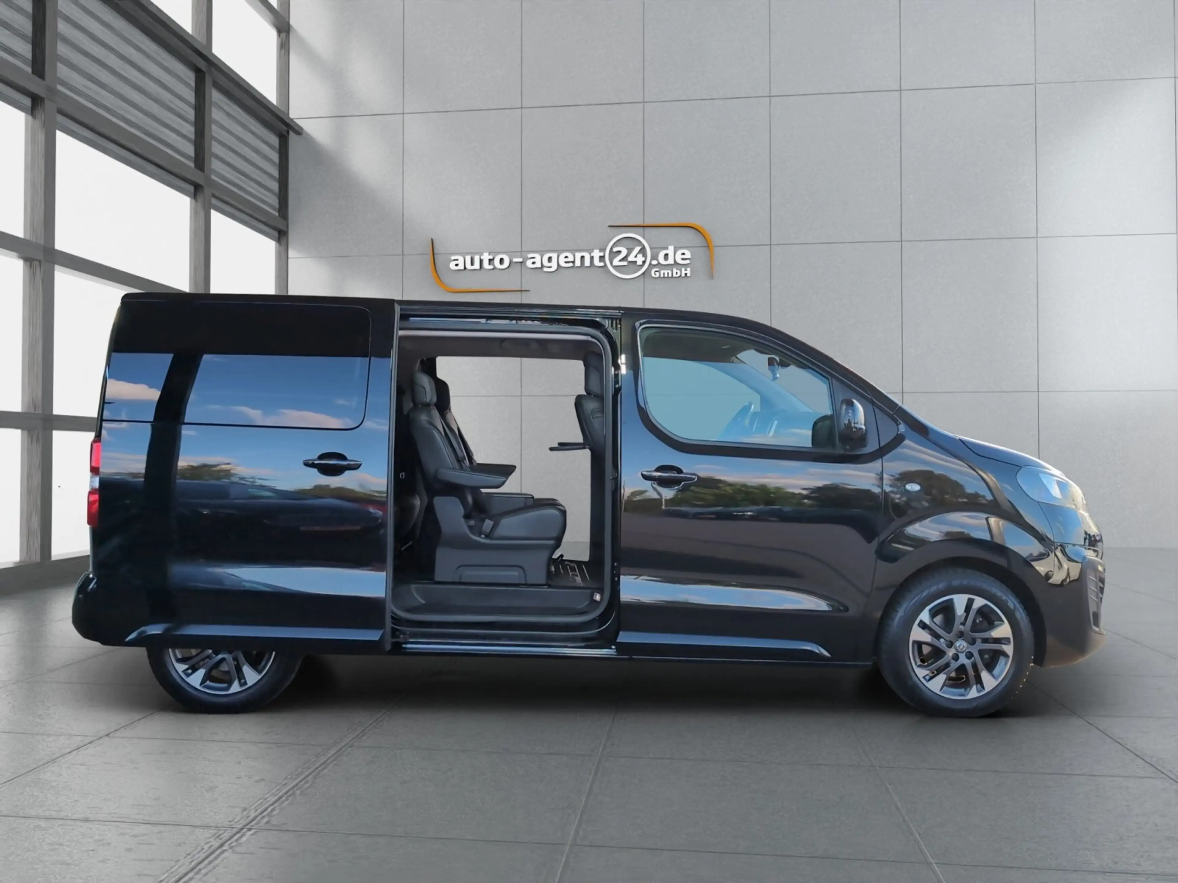 Opel Zafira Life Tourer L2 2.0D /Pano/ACC/StHzg/Massage/el.Tür — photo 5