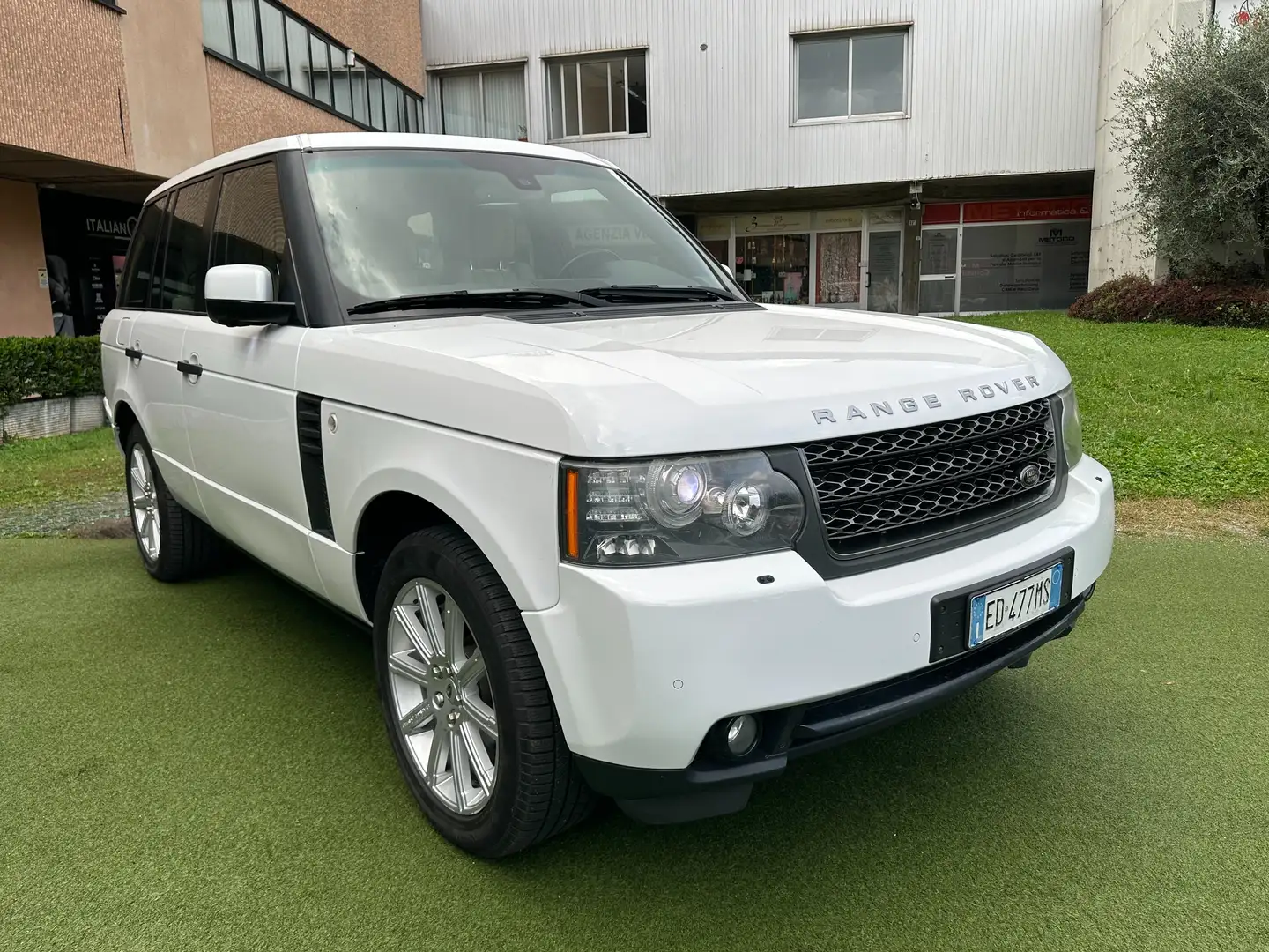 Land Rover Range Rover 4.4 TDV8 Vogue auto Blanc - 2