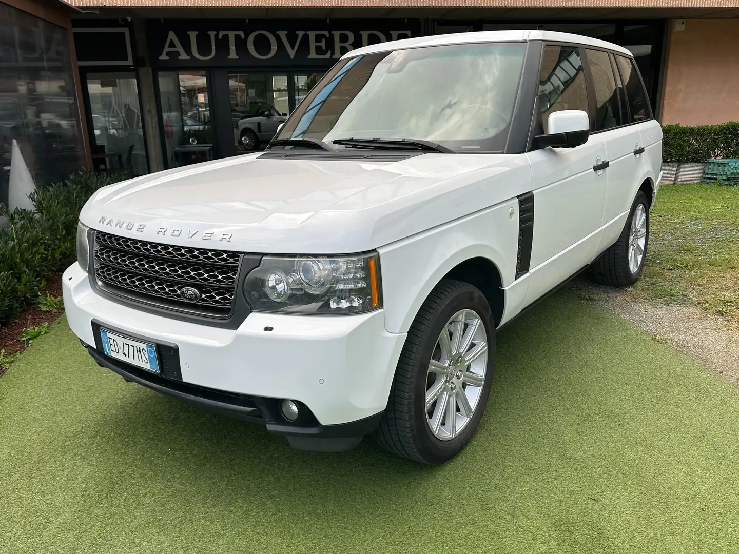 Land Rover Range Rover 4.4 TDV8 Vogue auto Blanc - 1