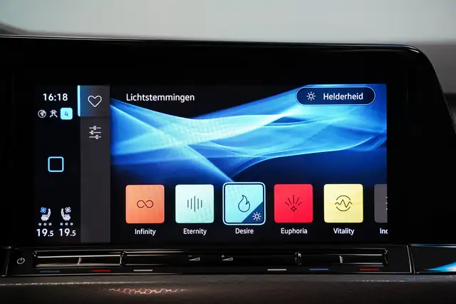 Volkswagen Golf view 24