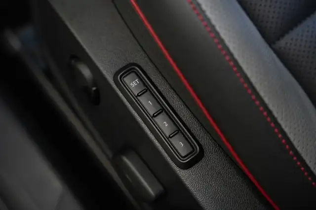Volkswagen Golf view 13