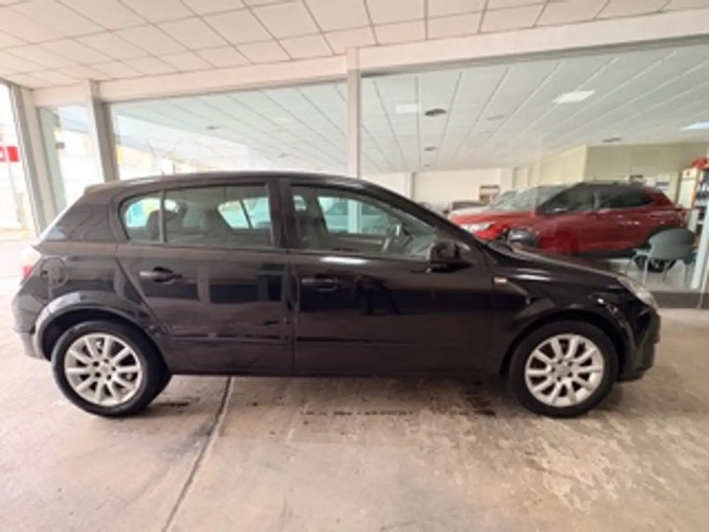 Opel Astra 1.7CDTi Enjoy 6vel. Negro - 2