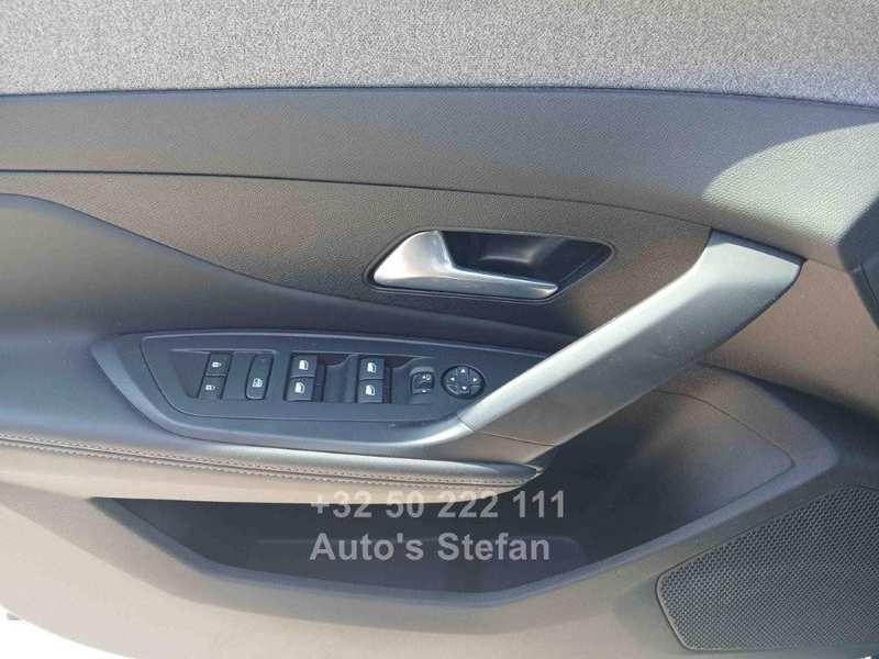 Peugeot 408 Hybrid 136 Allure — photo 15