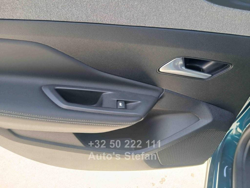 Peugeot 408 Hybrid 136 Allure — photo 14