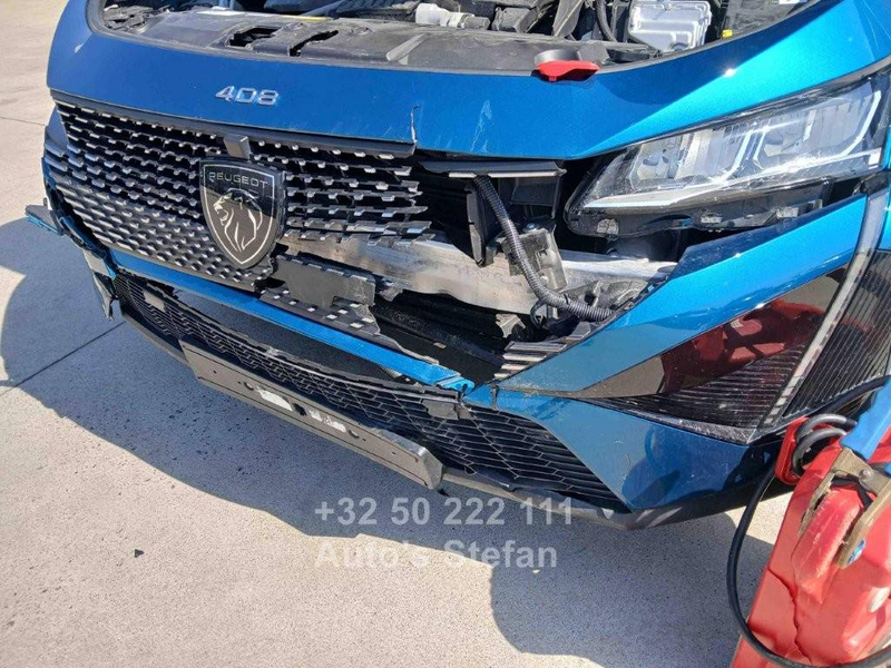Peugeot 408 Hybrid 136 Allure — photo 12
