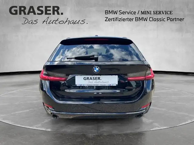 BMW 3 Series view 5