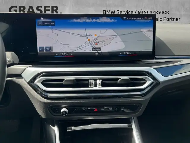 BMW 3 Series view 10