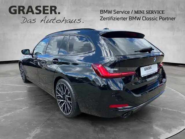 BMW 3 Series view 3