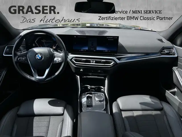 BMW 3 Series view 4