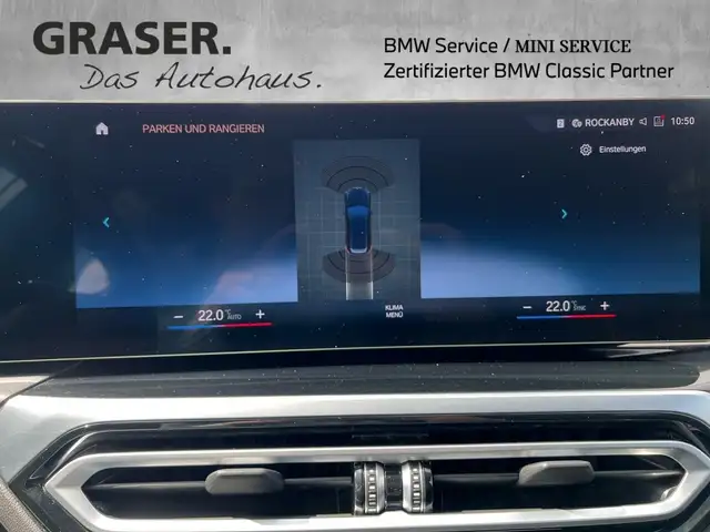 BMW 3 Series view 11