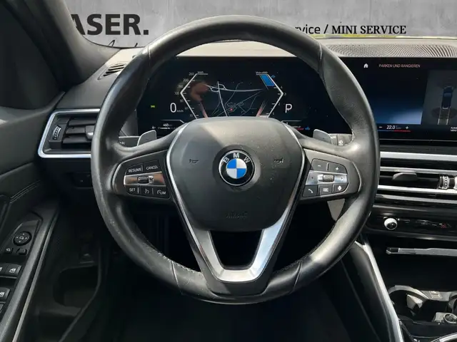 BMW 3 Series view 9