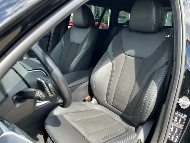 BMW 3 Series view 13