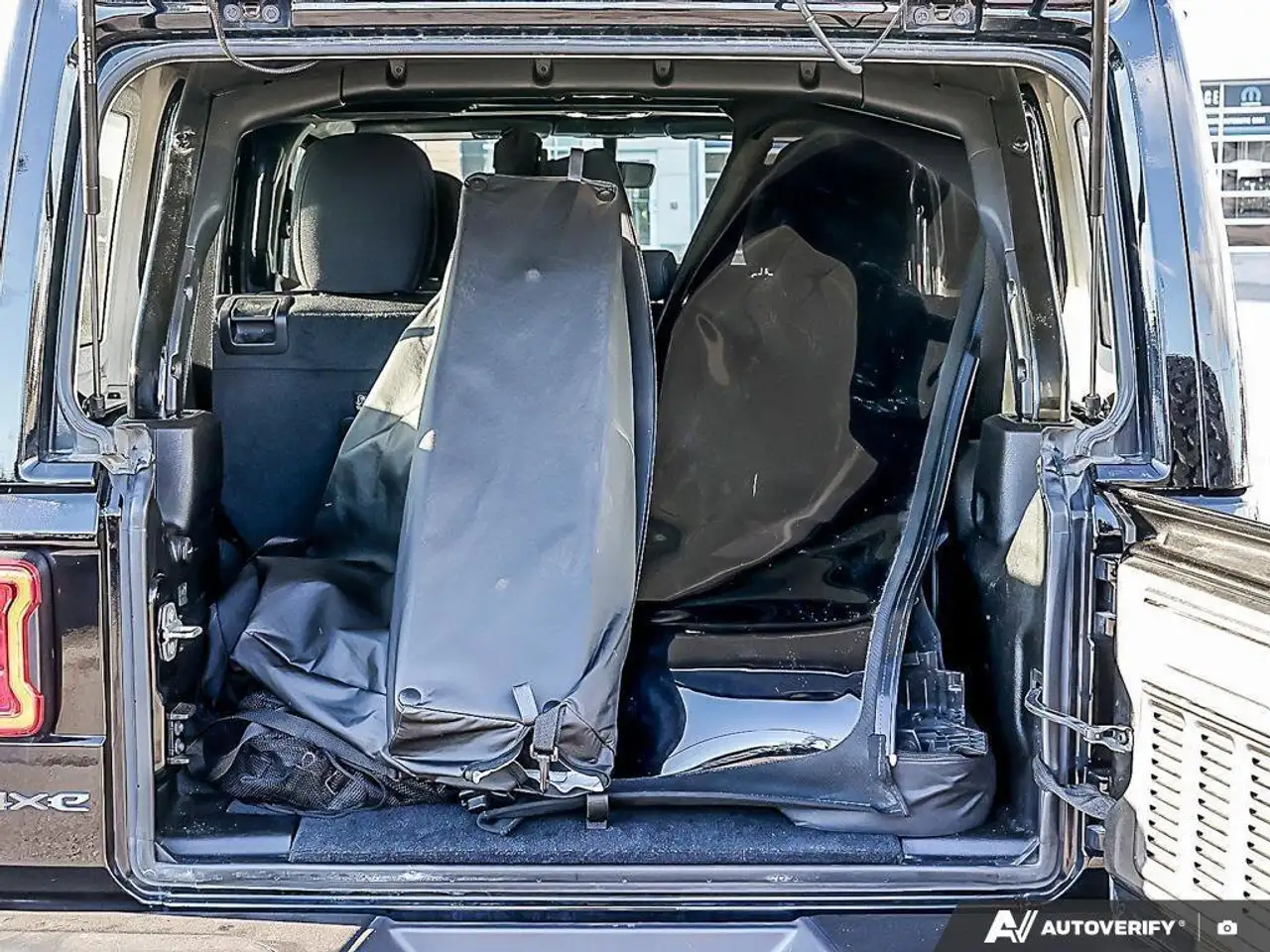 Jeep Wrangler снимка Jeep Wrangler