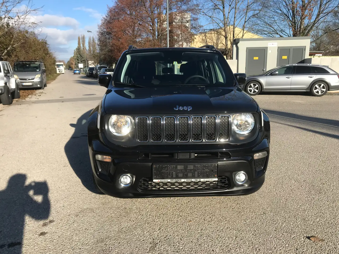 Jeep Renegade 1,6 Multijet II FWD 6DDCT 120 Longitude Aut. Schwarz - 2