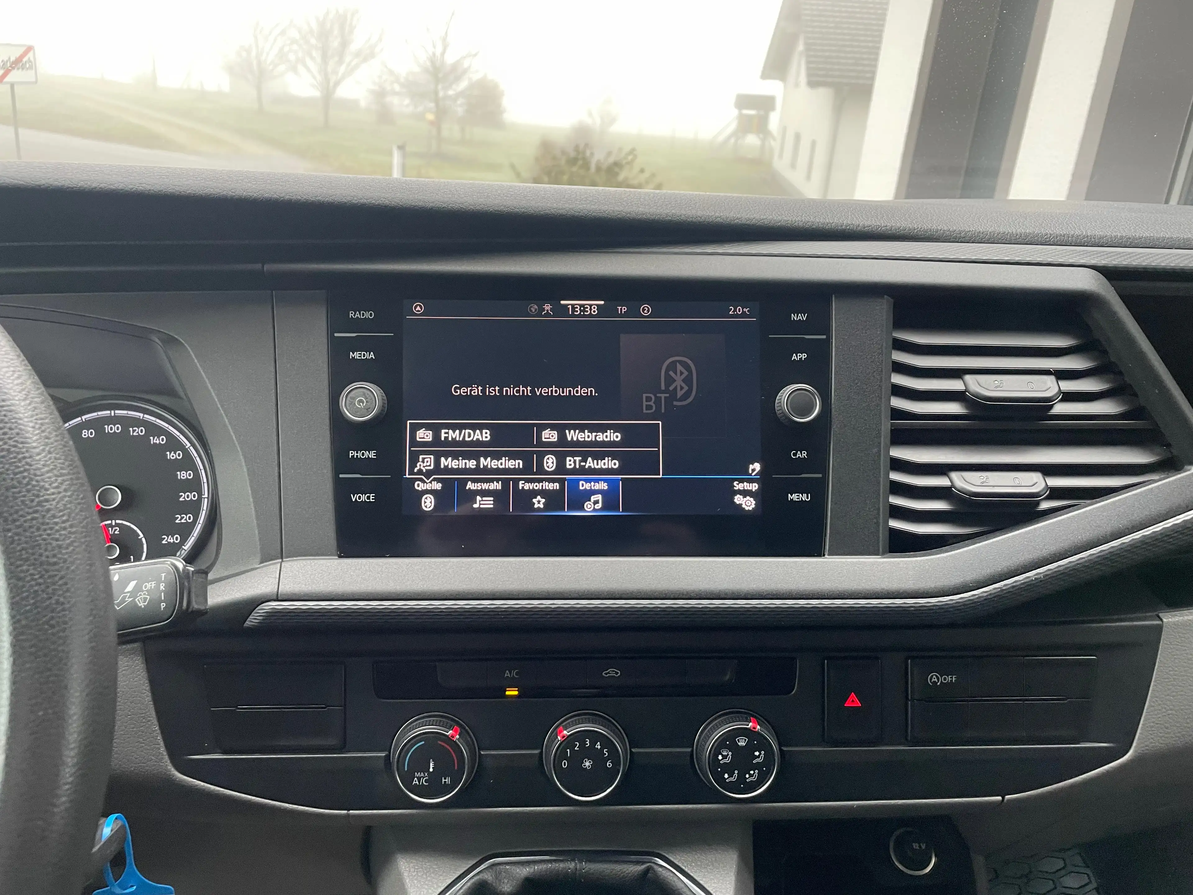 Volkswagen T6.1 Transporter 2,0 TDI *APP*NAVI*KLIMA* — photo 13