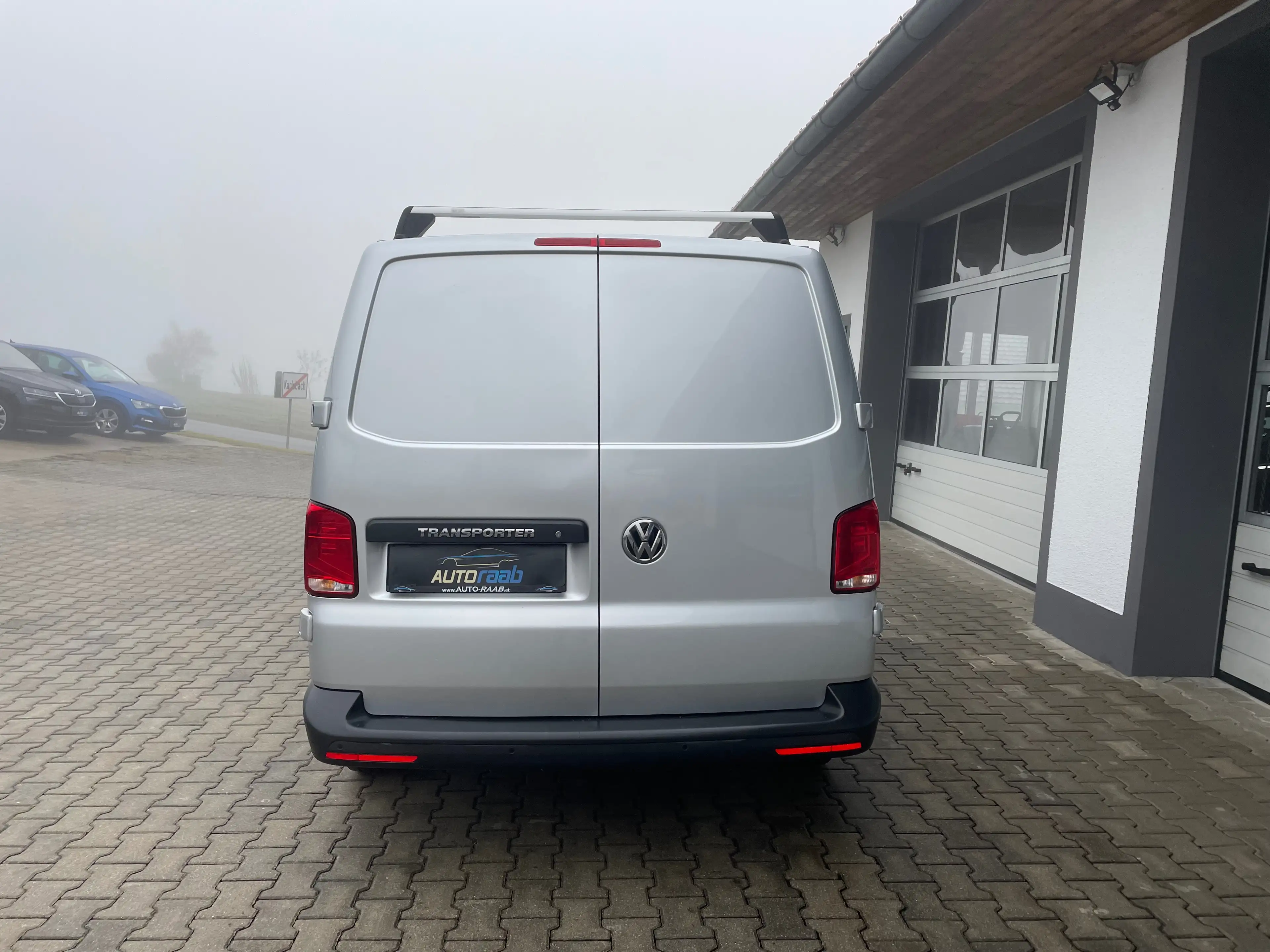 Volkswagen T6.1 Transporter 2,0 TDI *APP*NAVI*KLIMA* — photo 4