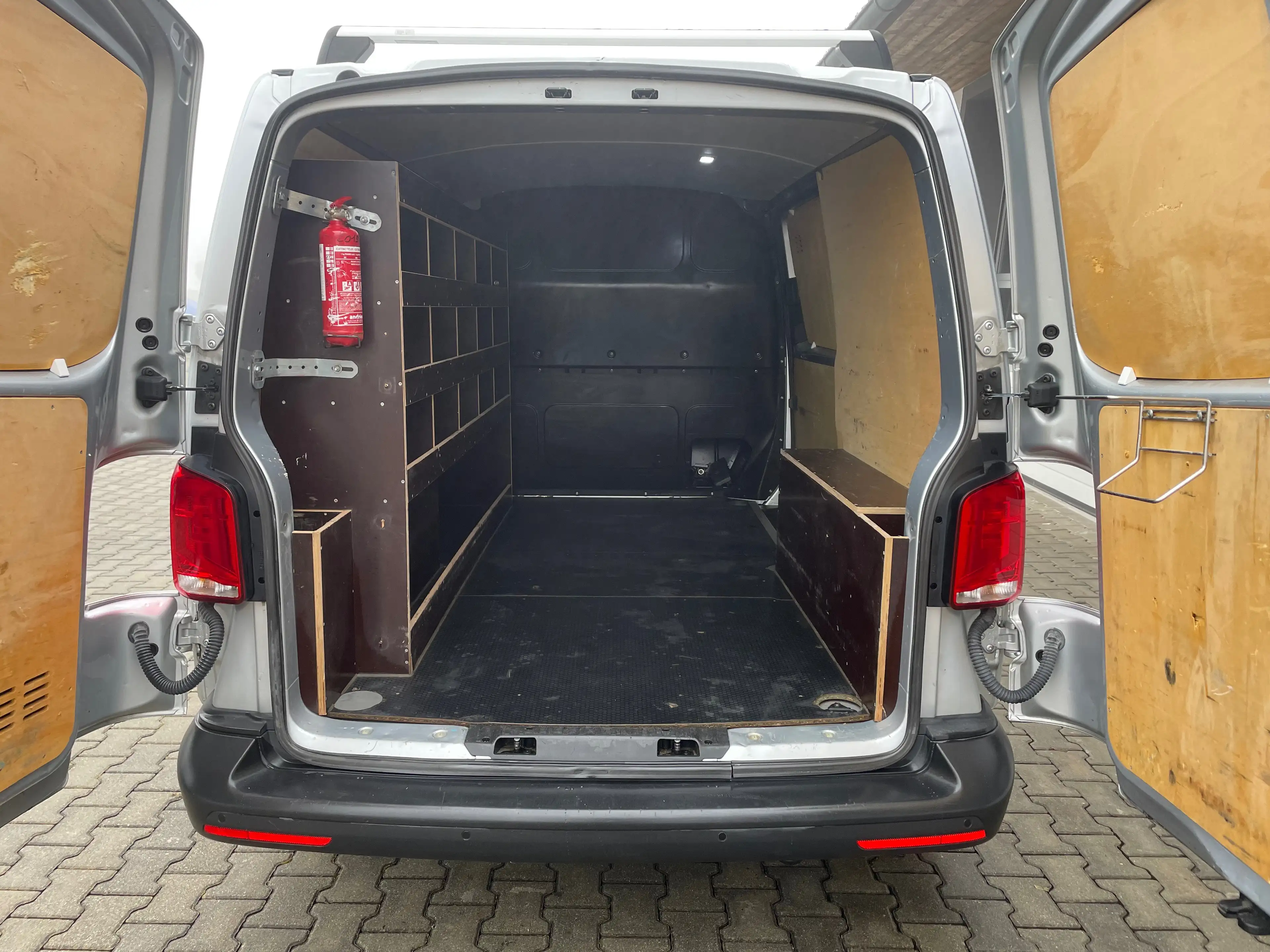 Volkswagen T6.1 Transporter 2,0 TDI *APP*NAVI*KLIMA* — photo 5