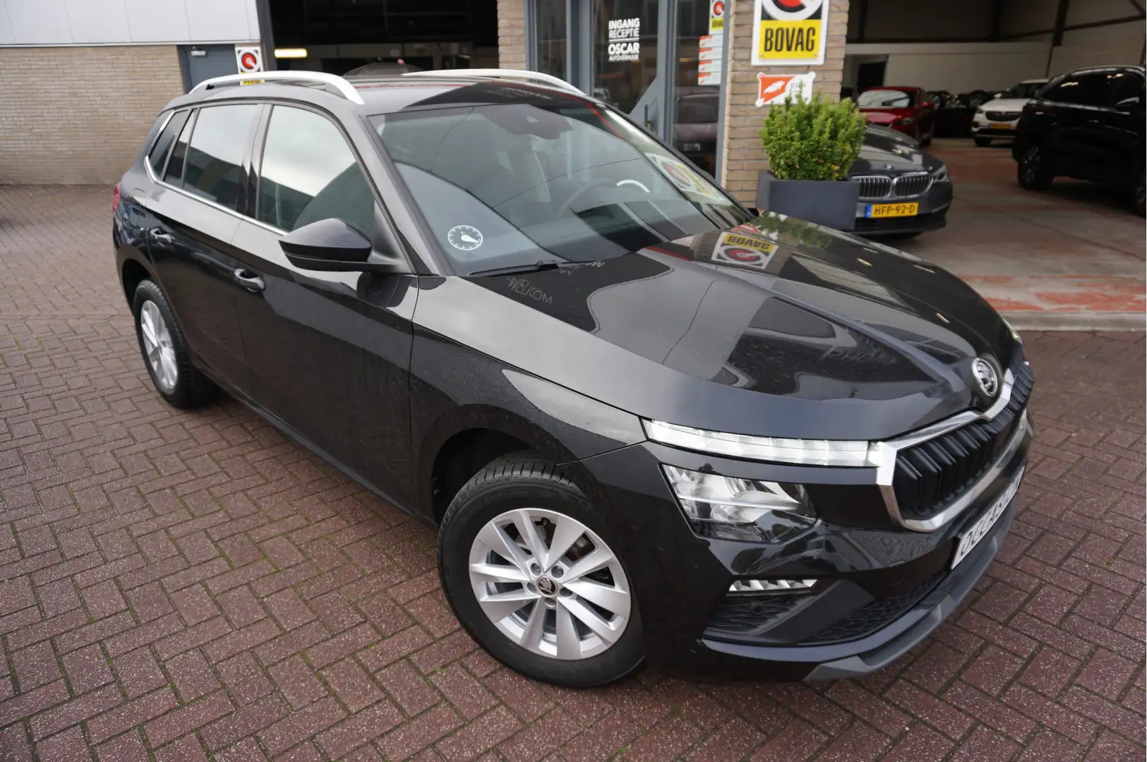 Skoda Kamiq 1.0 TSI Selection Automaat Noir - 1