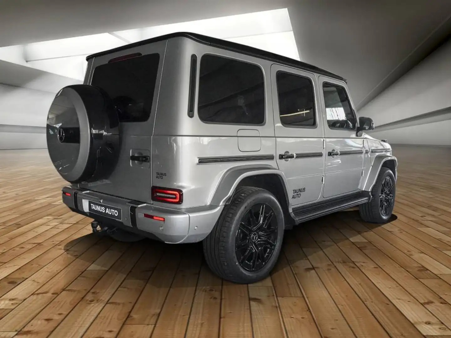 Mercedes-Benz G 450 d AMG-NIGHT-STANDHZG-EXCLUSIVE-TECHNIK-PAKET Zilver - 2