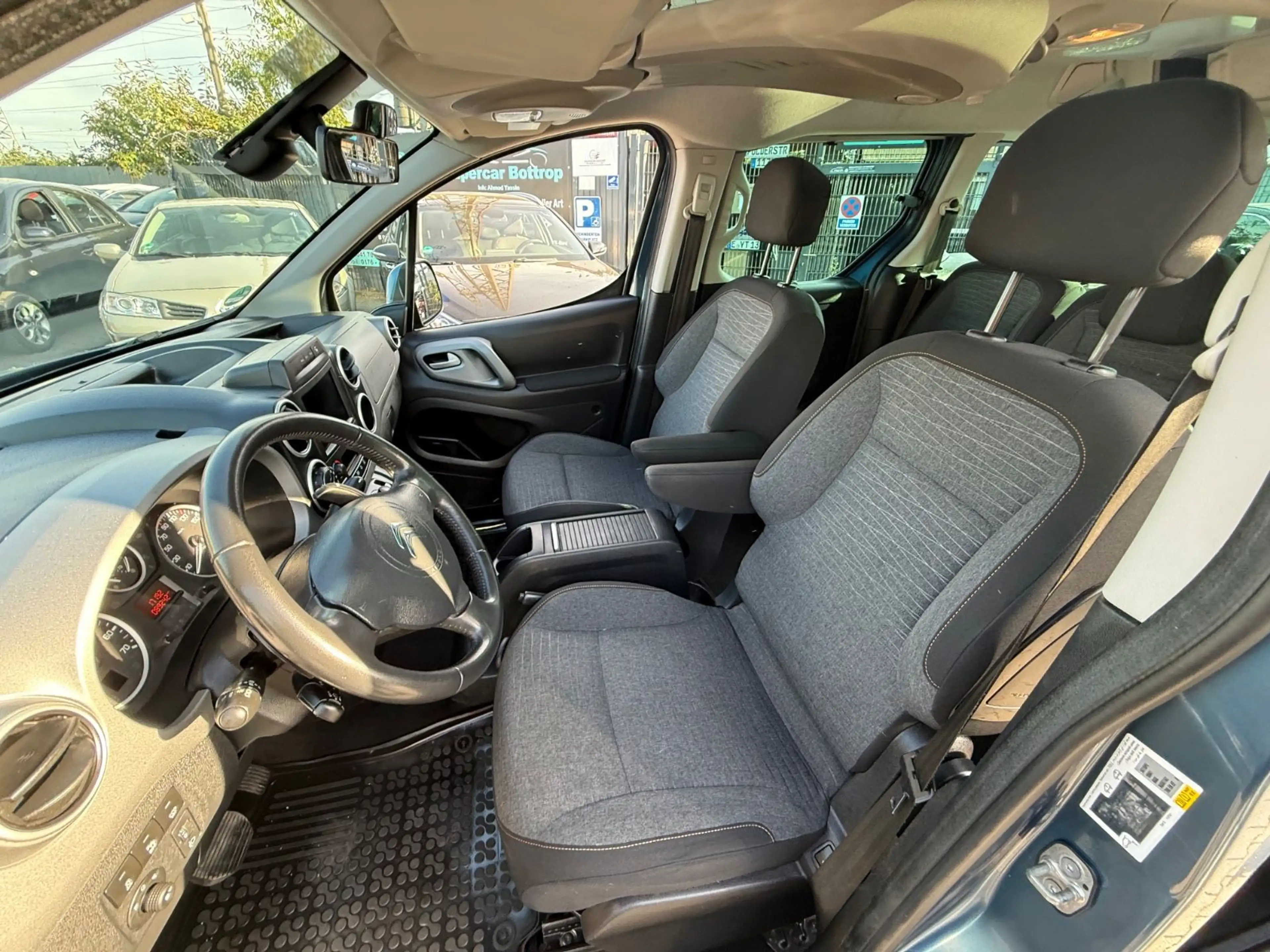Citroen Berlingo Kombi Shine TUV NEU — photo 11