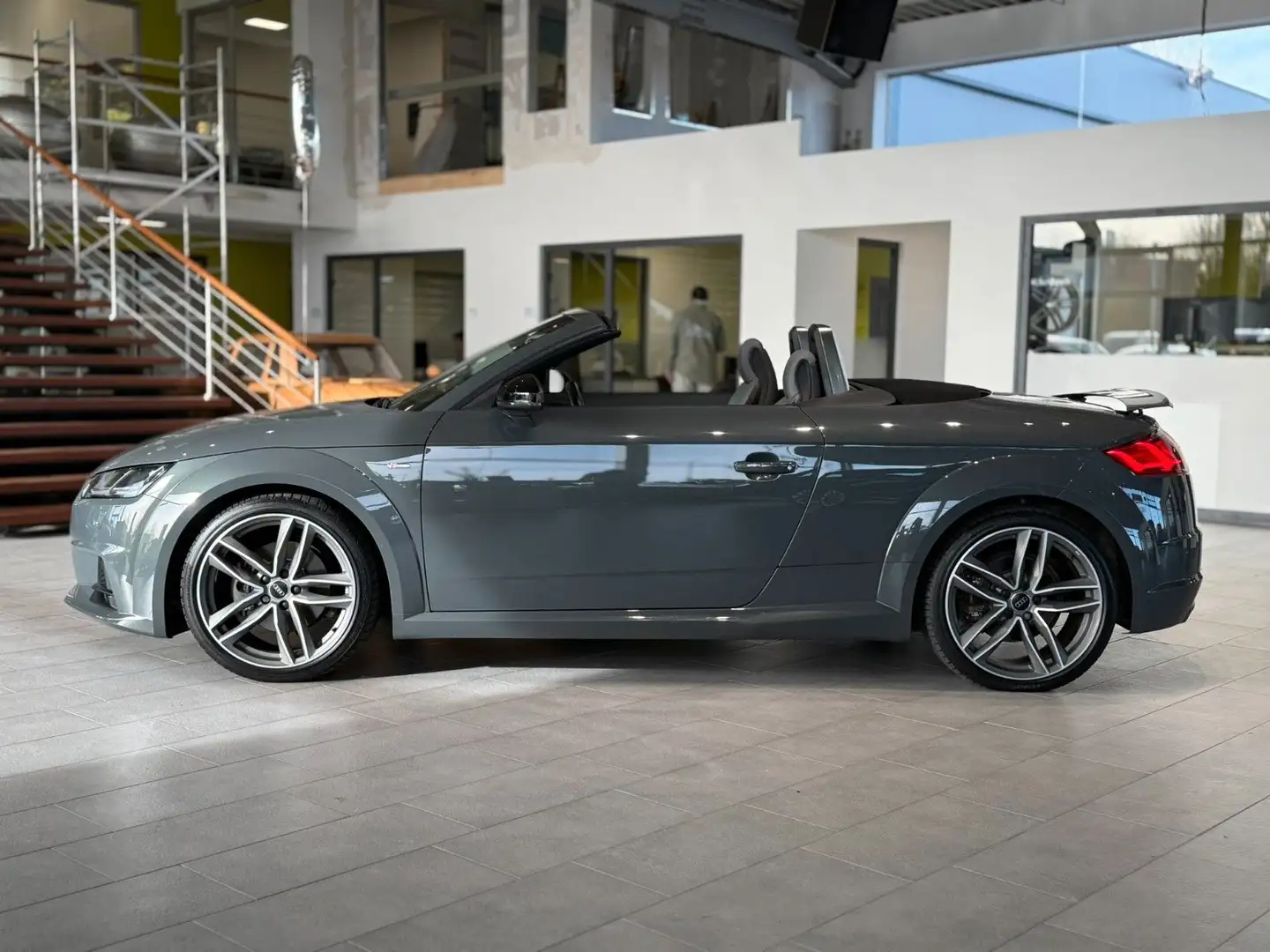Audi TT Roadster *S-Line*LED*Alcantara*PDC* Grau - 2