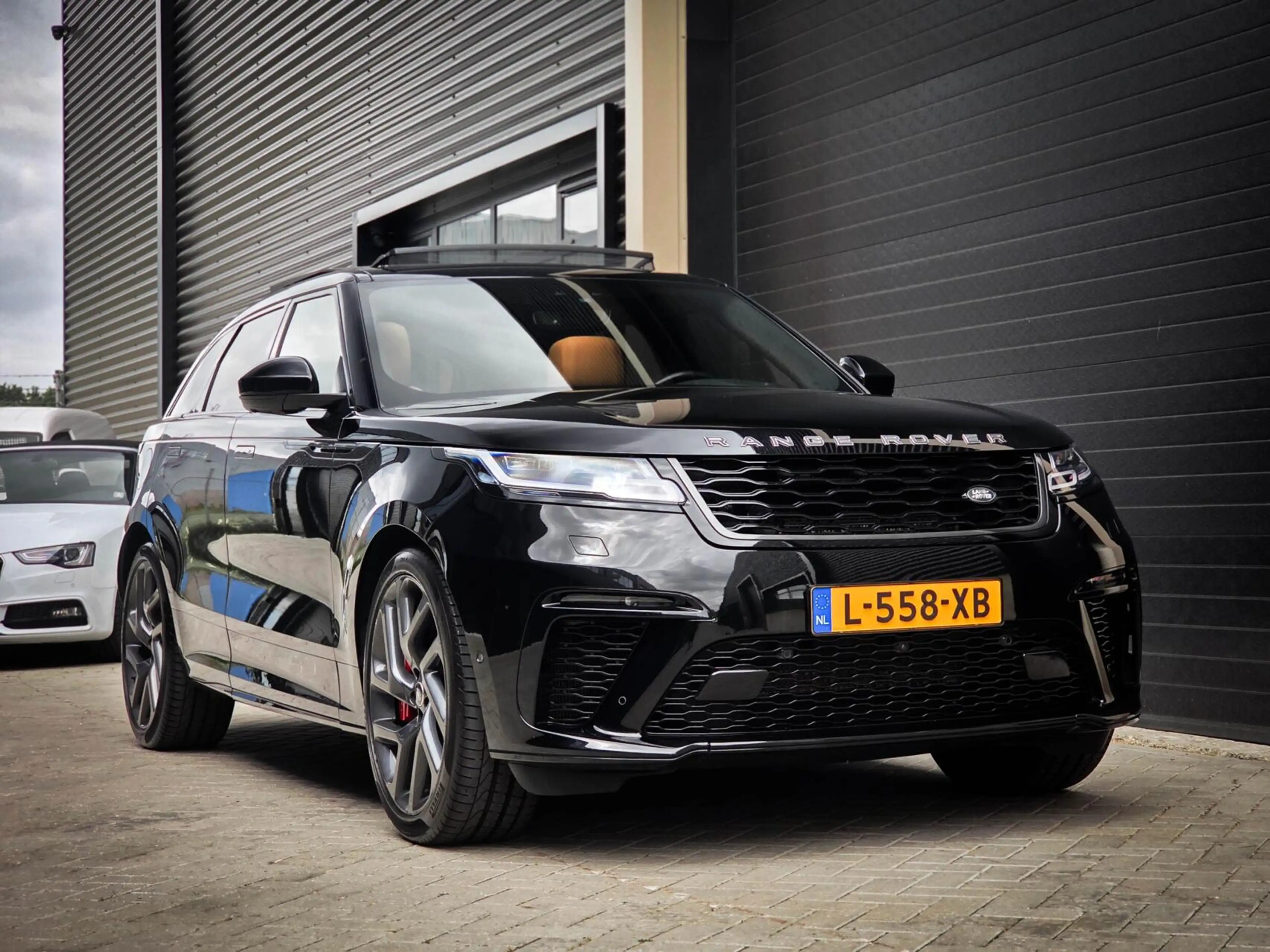 Land Rover Range Rover Velar SV 5.0 V8 | PANO | E. TREKHAAK | MASSAGE | MERIDIA — photo 4