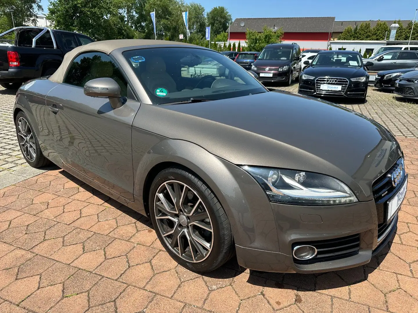 Audi TT Roadster 2.0 TFSI quattro Autom/ LEDER /XENON Grau - 2