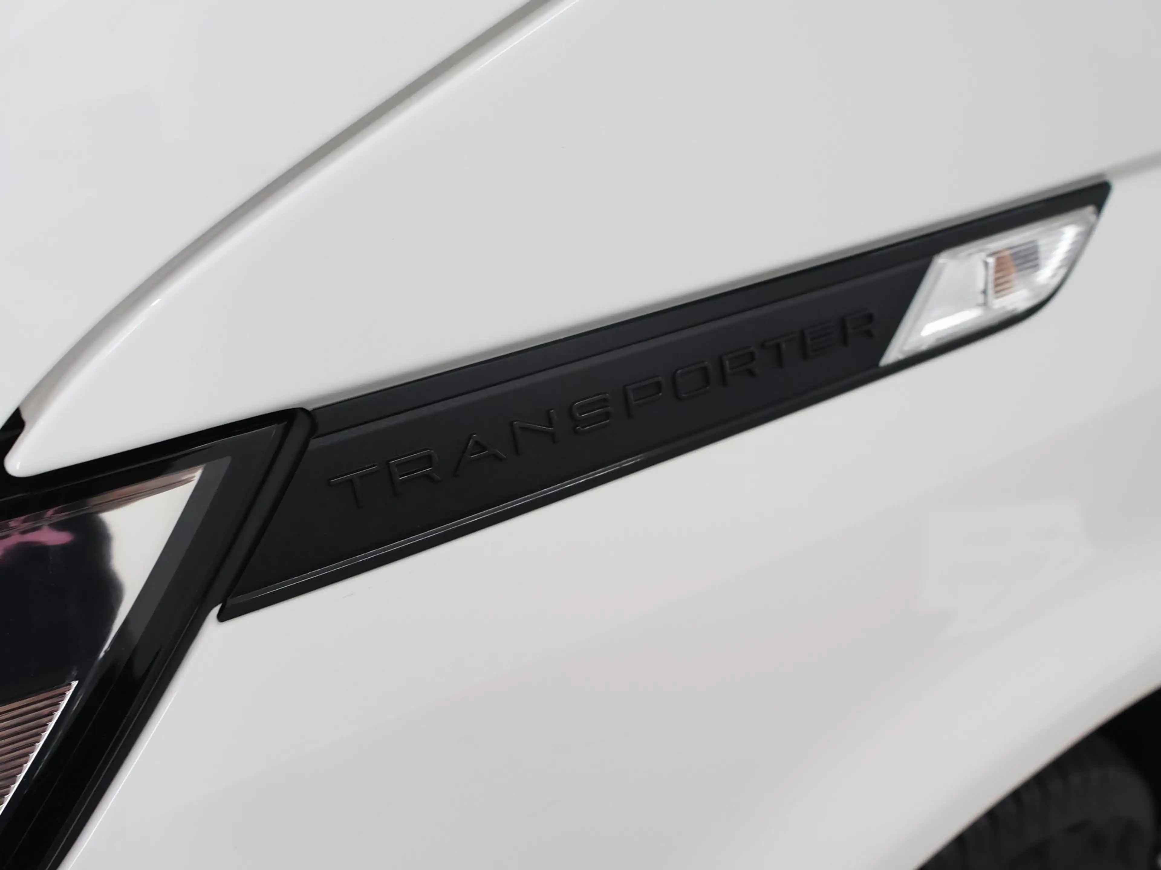 Volkswagen T6.1 Transporter 2.0 TDI L2H1 28 Comfortline — photo 14