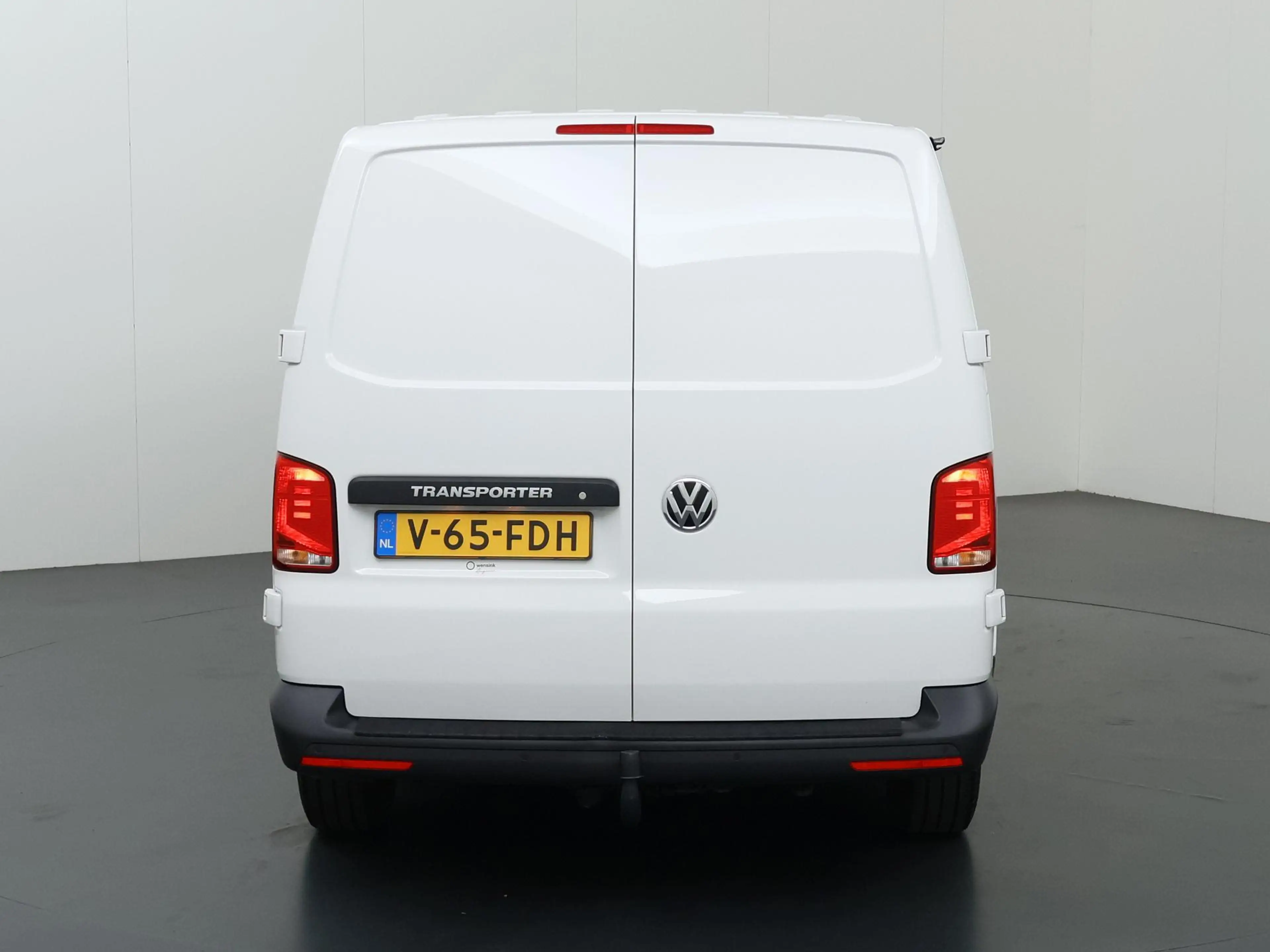Volkswagen T6.1 Transporter 2.0 TDI L2H1 28 Comfortline — photo 4