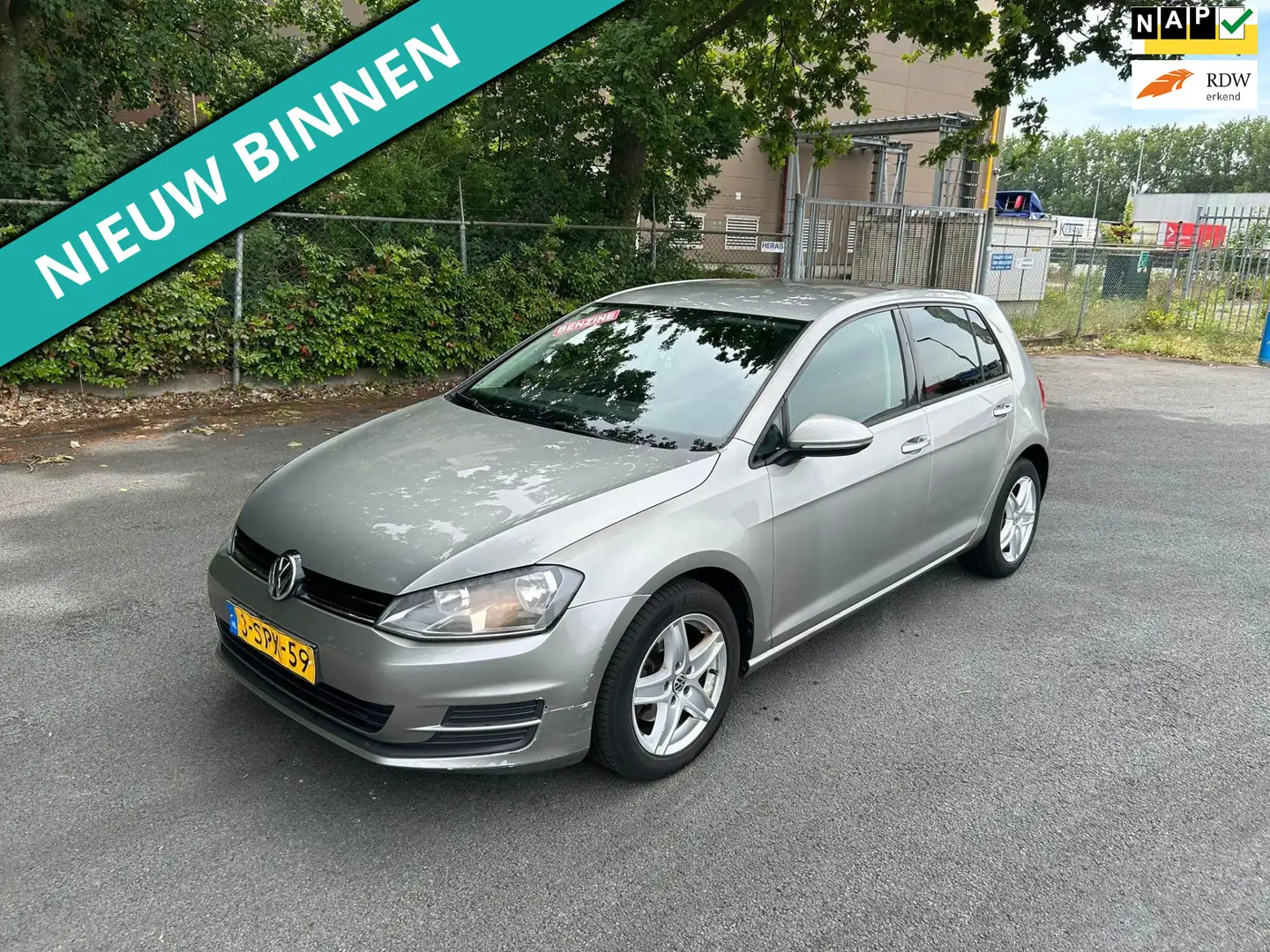 Volkswagen Golf 1.2 TSI Trendline RIJDT EN SCHAKELT GOED Grigio - 1