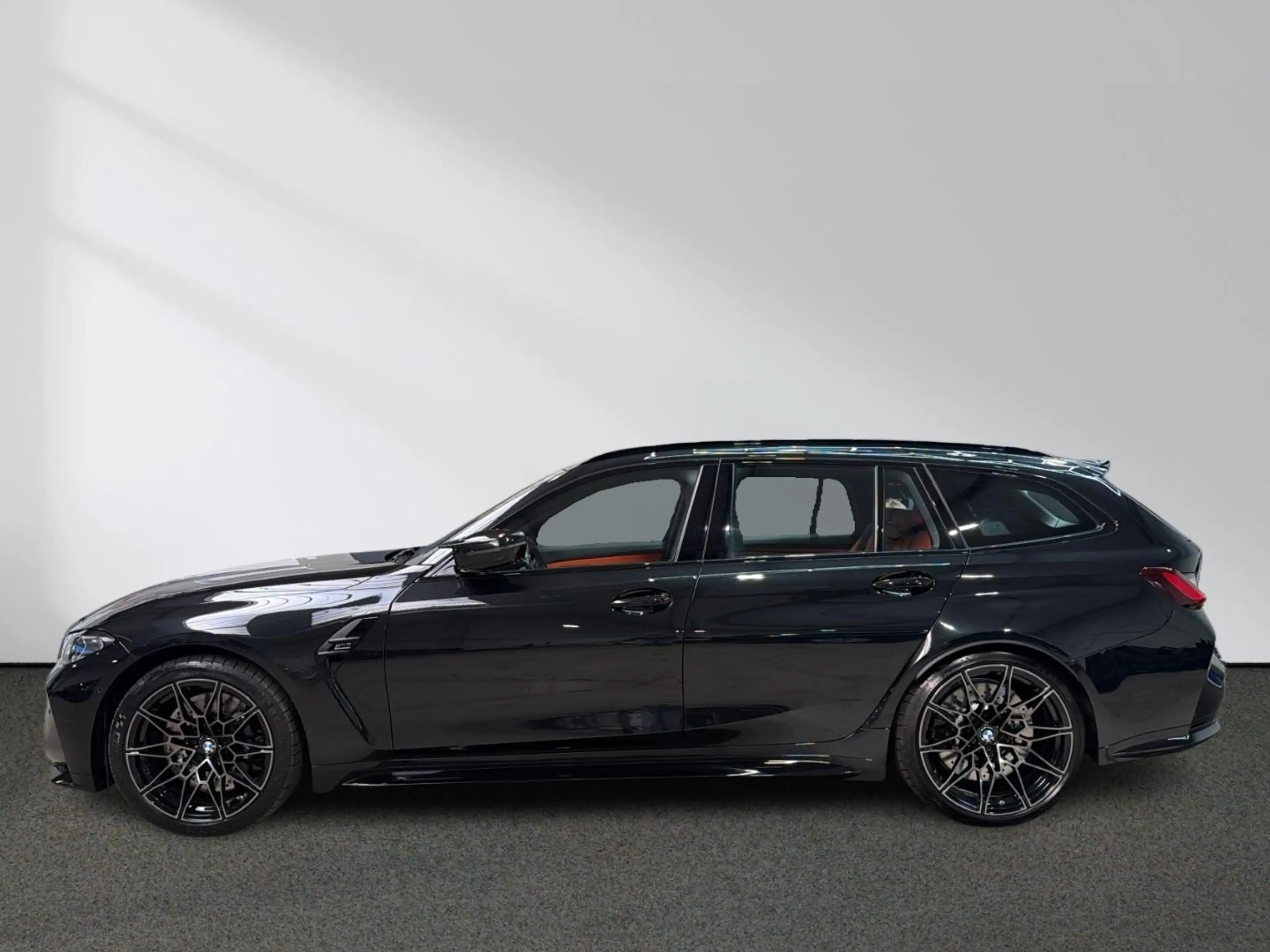 BMW M3 Touring xDrive Competition Innovation Carbon — photo 3