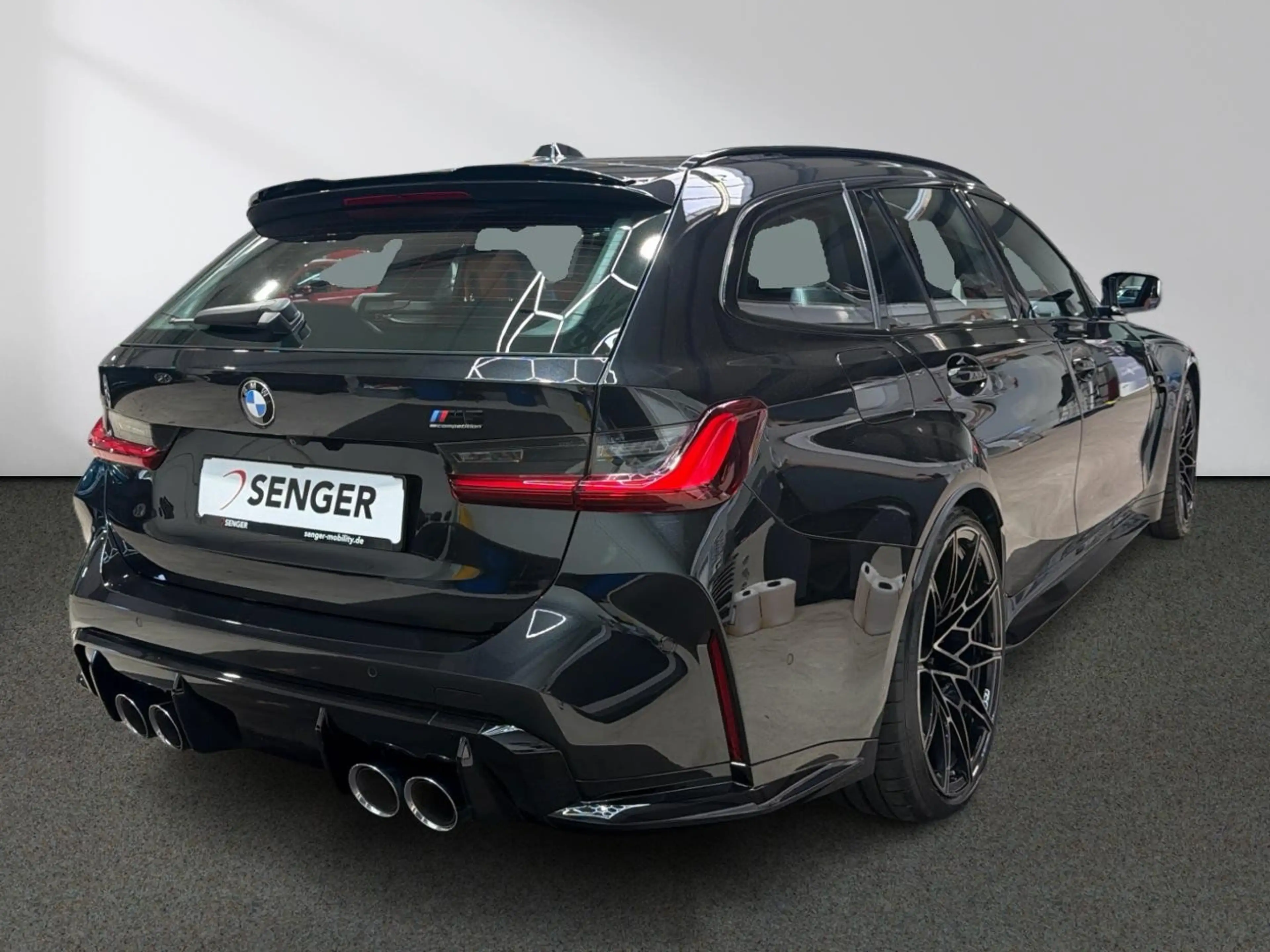 BMW M3 Touring xDrive Competition Innovation Carbon — photo 4