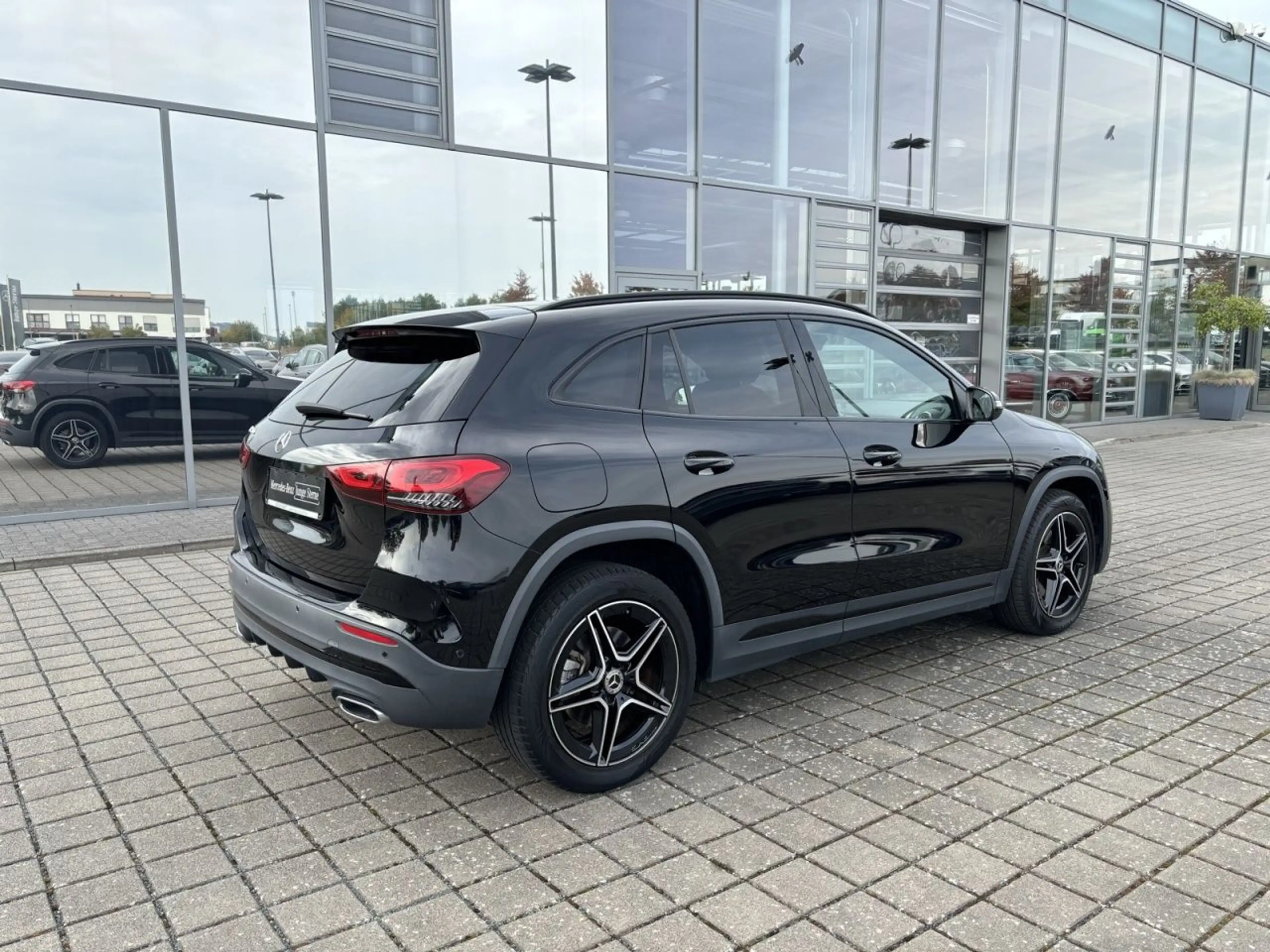 Mercedes-Benz GLA 250 e AMG+NIGHT+FAHRASSIST+AMBIENTE+KAM+LED — photo 6