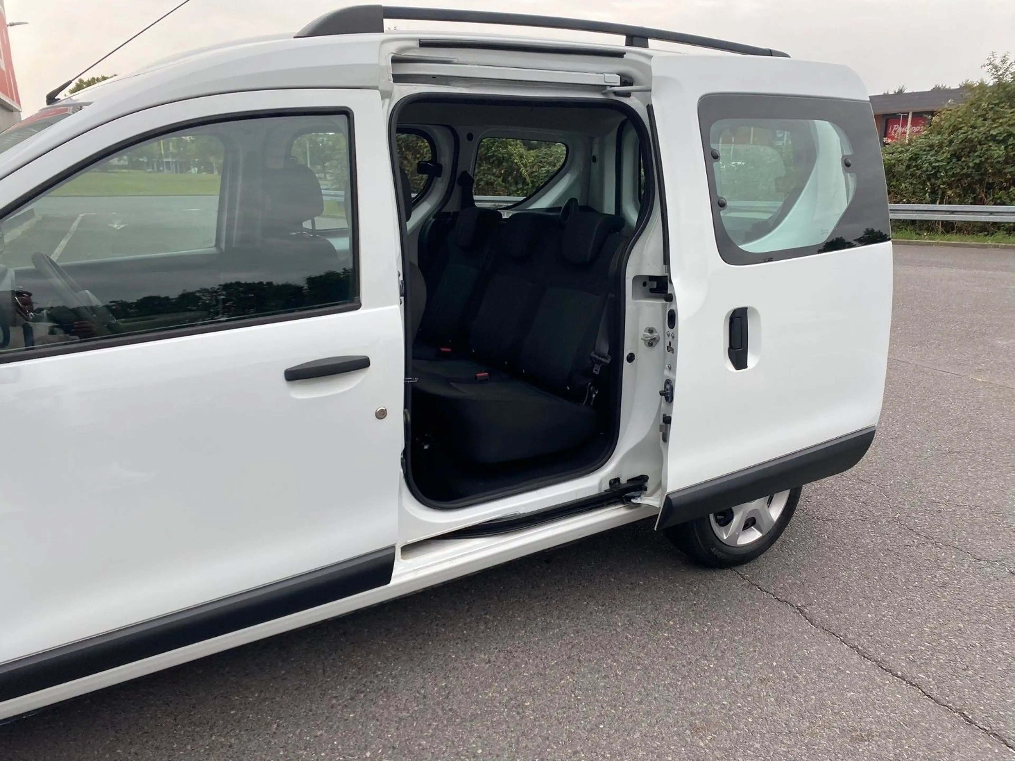Dacia Dokker aus 1.Hand Klima PDC Freisprechanl. — photo 15