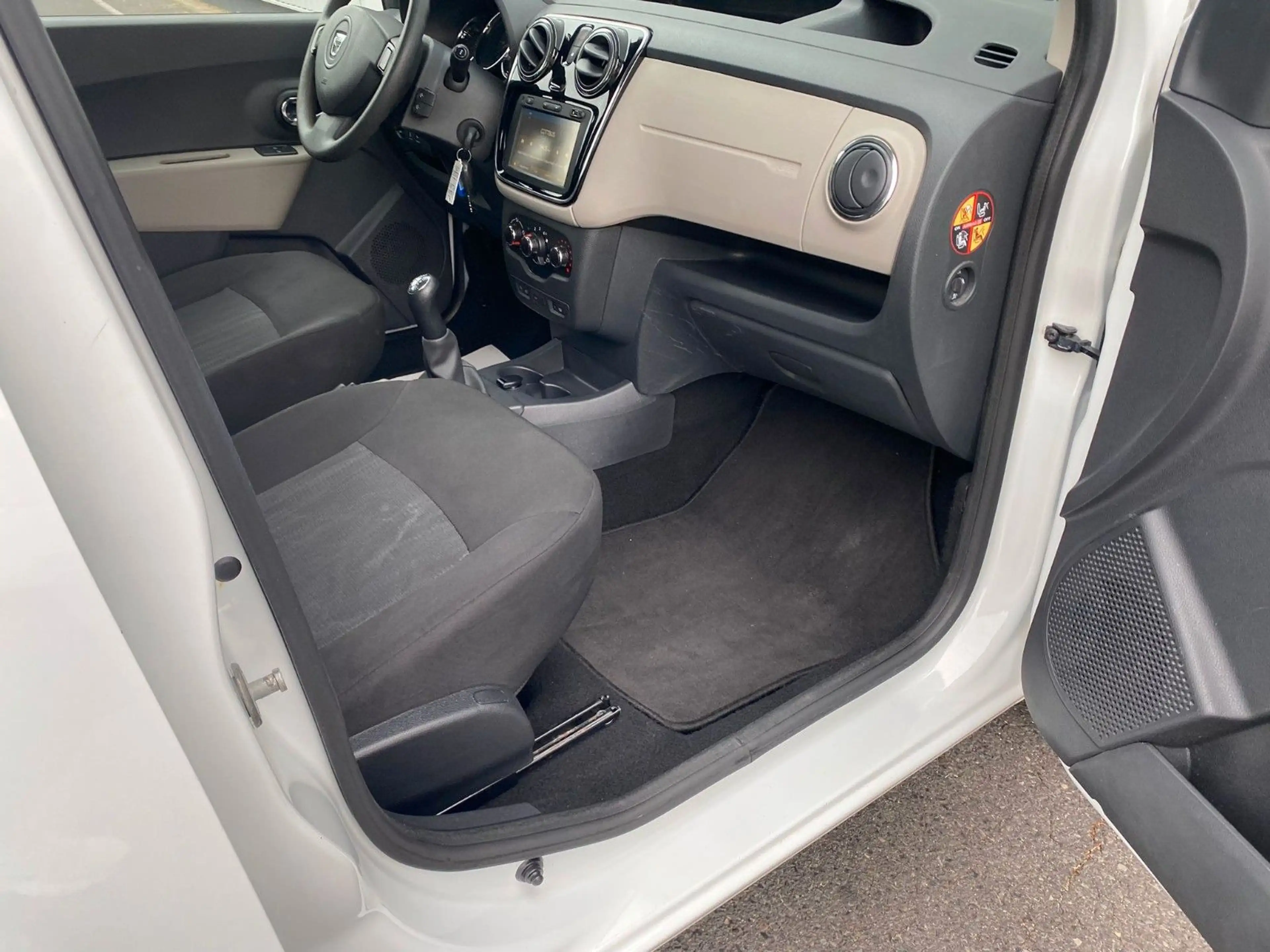Dacia Dokker aus 1.Hand Klima PDC Freisprechanl. — photo 12
