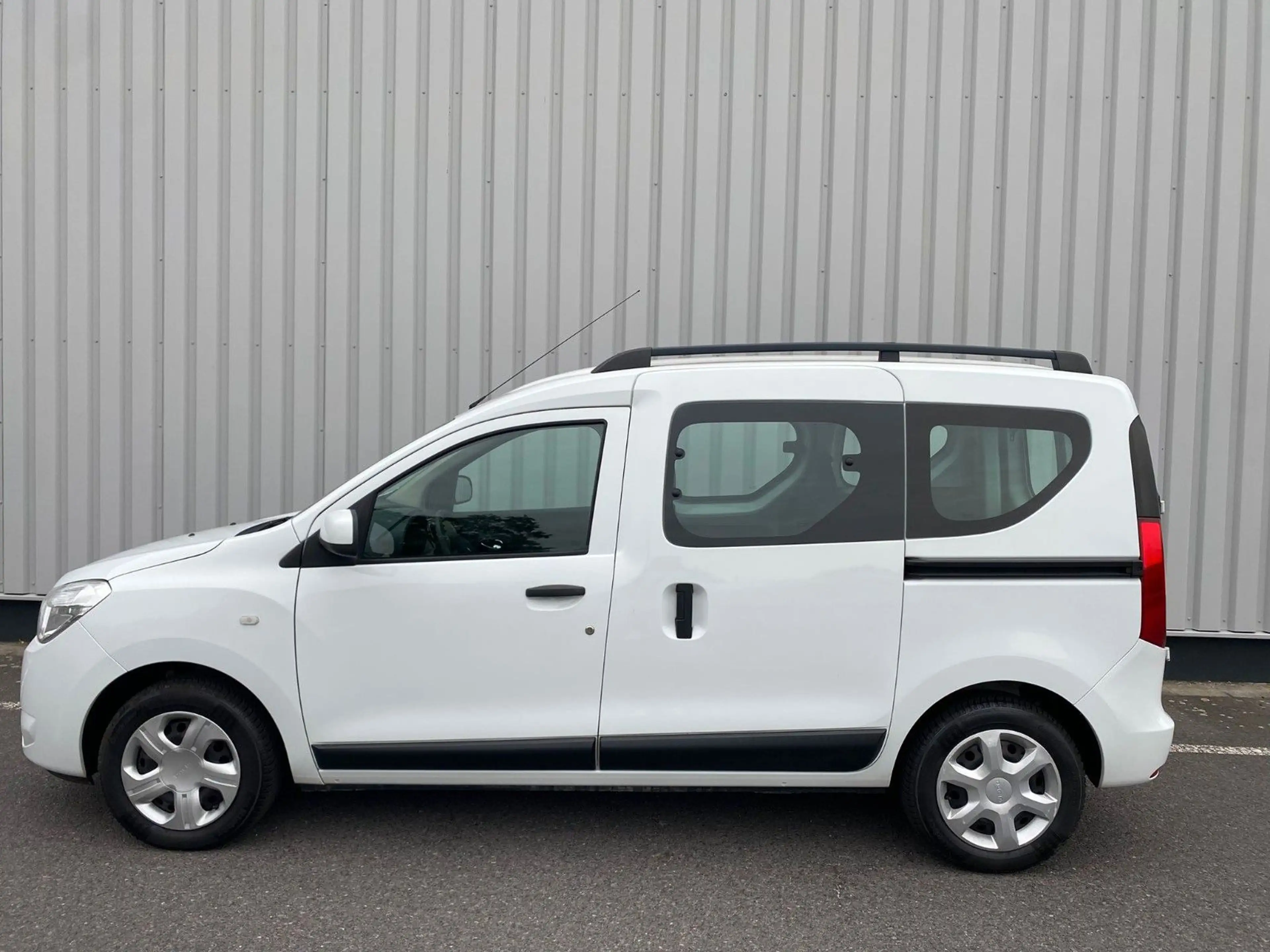 Dacia Dokker aus 1.Hand Klima PDC Freisprechanl. — photo 7